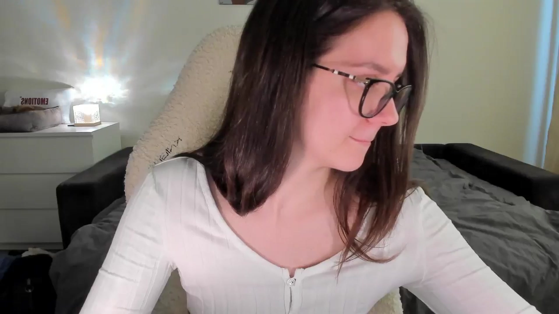 Gallery image thumbnail from sonia_moon's myfreecams stream on, 04/10/2025, 07:48 image 3 of 20