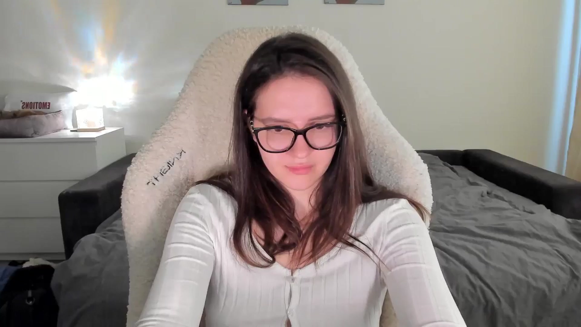 Gallery image thumbnail from sonia_moon's myfreecams stream on, 04/10/2025, 07:48 image 18 of 20