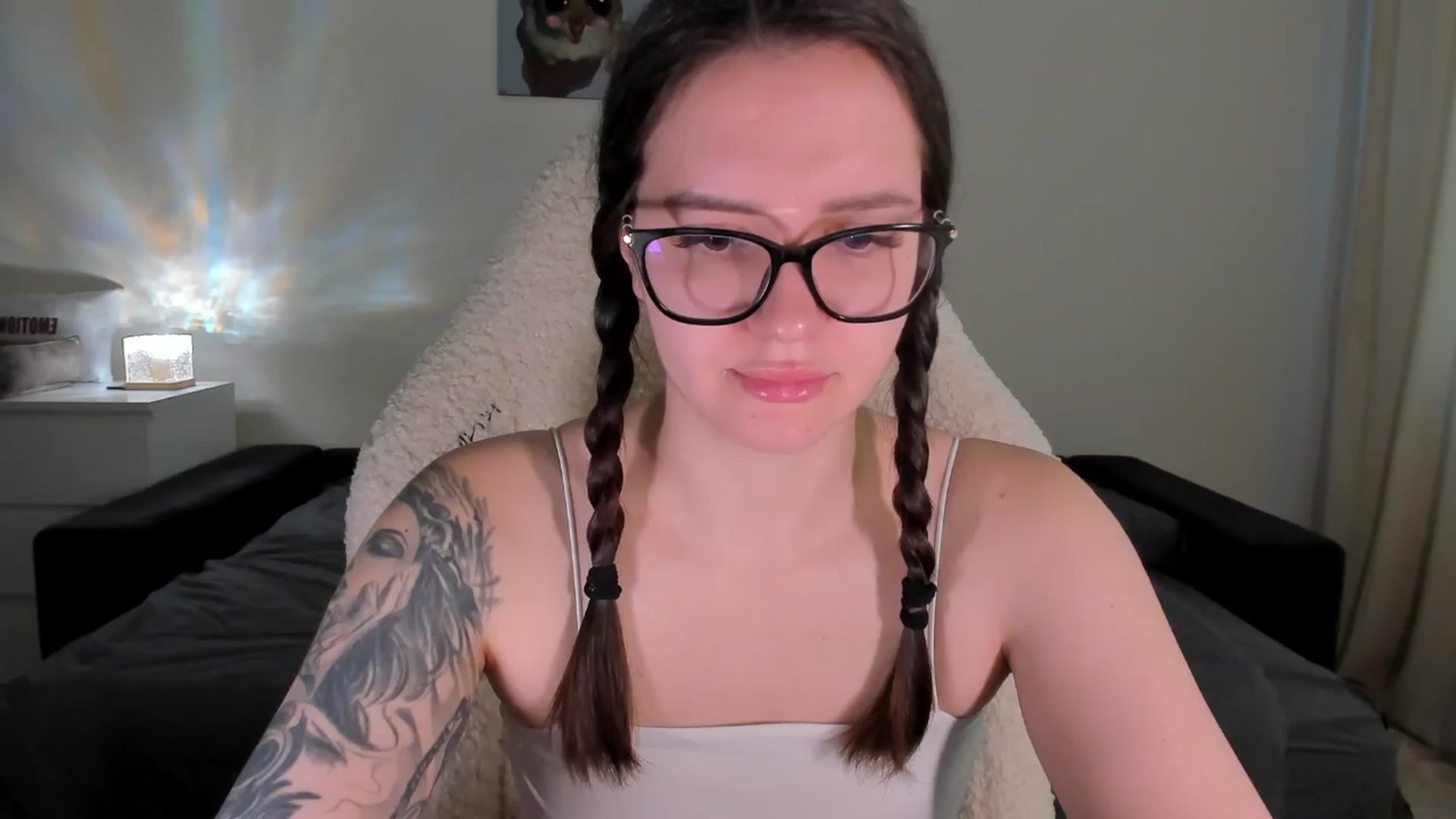 Gallery image thumbnail from sonia_moon's myfreecams stream on, 04/14/2025, 04:20 image 7 of 20