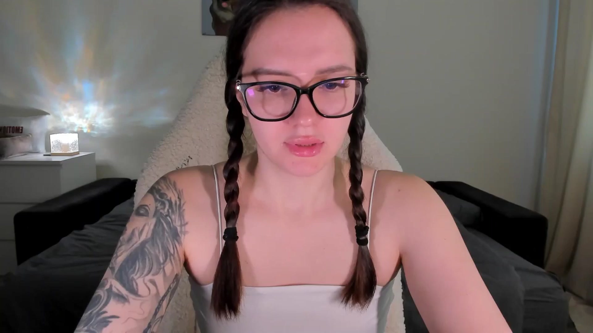 Gallery image thumbnail from sonia_moon's myfreecams stream on, 04/14/2025, 04:20 image 13 of 20