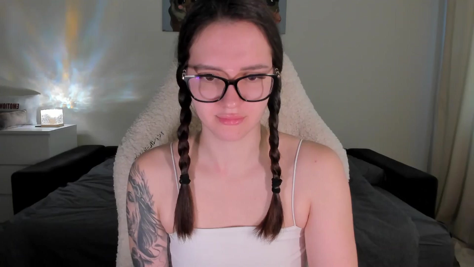 Gallery image thumbnail from sonia_moon's myfreecams stream on, 04/14/2025, 04:20 image 9 of 20
