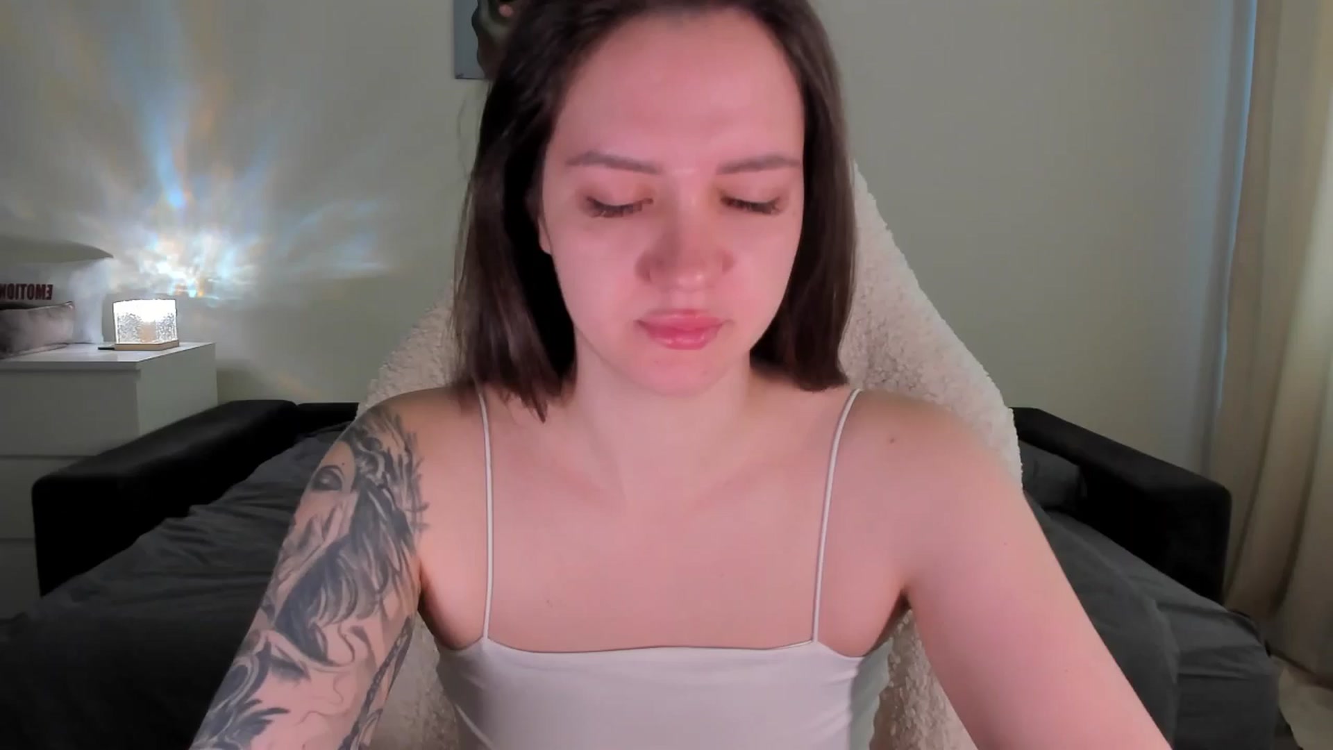 Gallery image thumbnail from sonia_moon's myfreecams stream on, 04/14/2025, 04:20 image 20 of 20