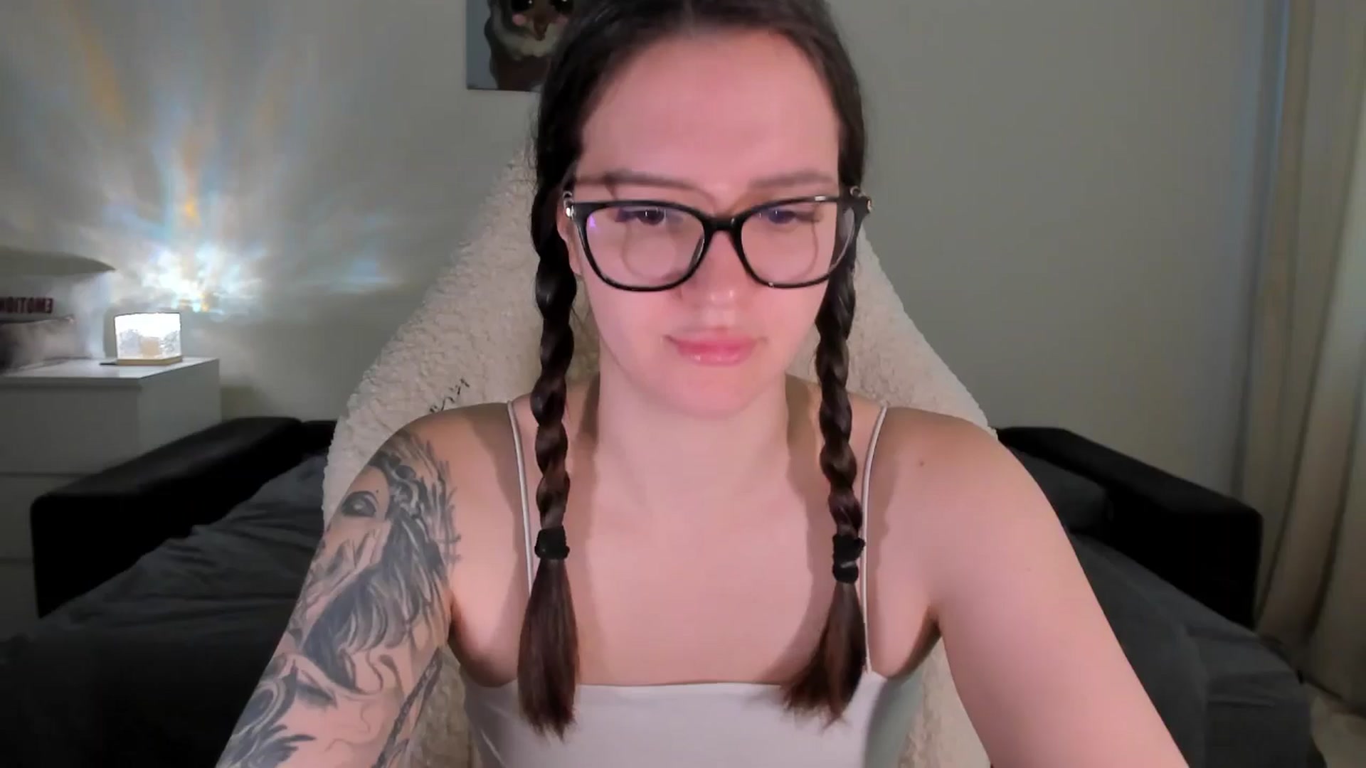 Gallery image thumbnail from sonia_moon's myfreecams stream on, 04/14/2025, 04:20 image 8 of 20
