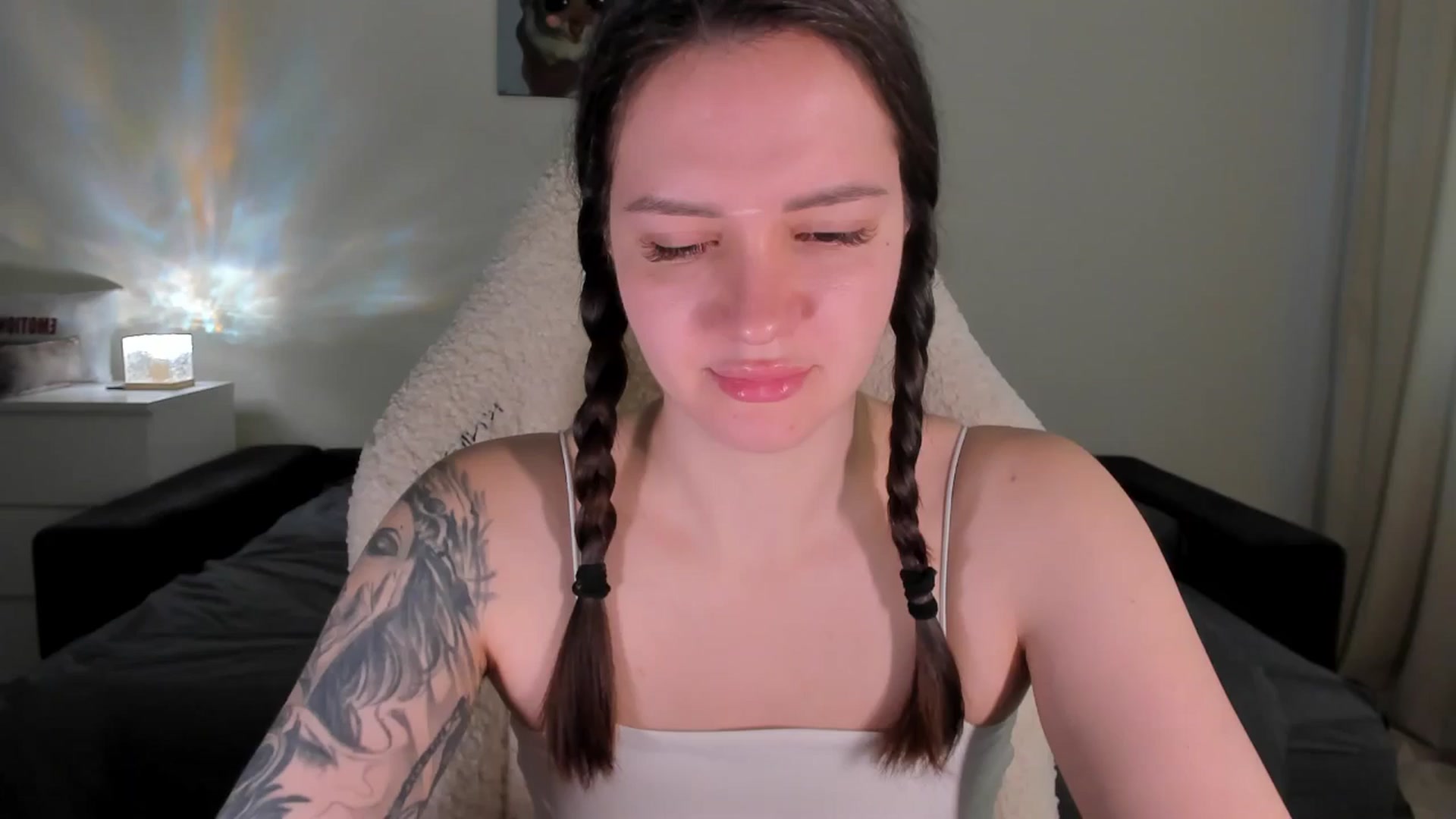 Gallery image thumbnail from sonia_moon's myfreecams stream on, 04/14/2025, 04:20 image 5 of 20