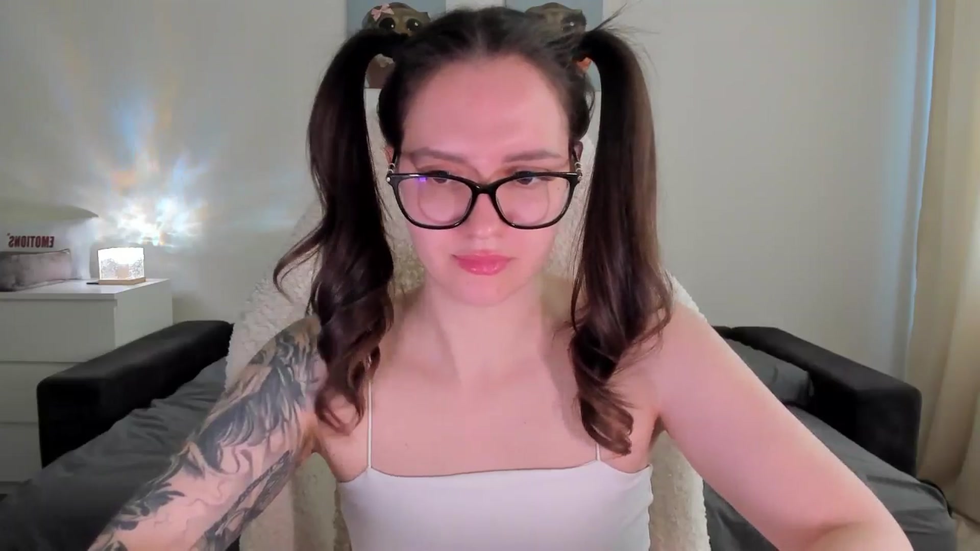 Gallery image thumbnail from sonia_moon's myfreecams stream on, 04/14/2025, 05:43 image 13 of 20