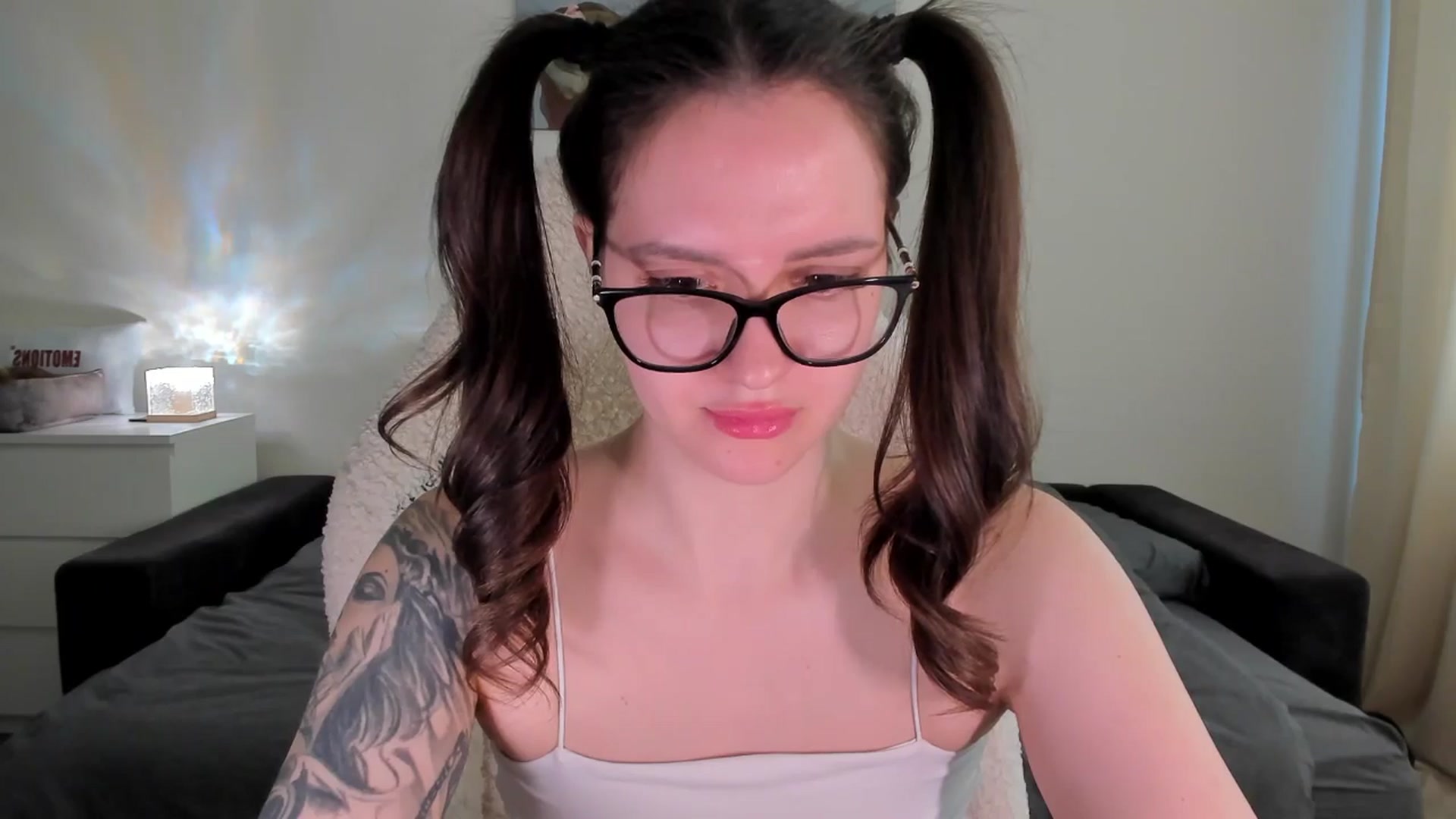 Gallery image thumbnail from sonia_moon's myfreecams stream on, 04/14/2025, 05:43 image 4 of 20