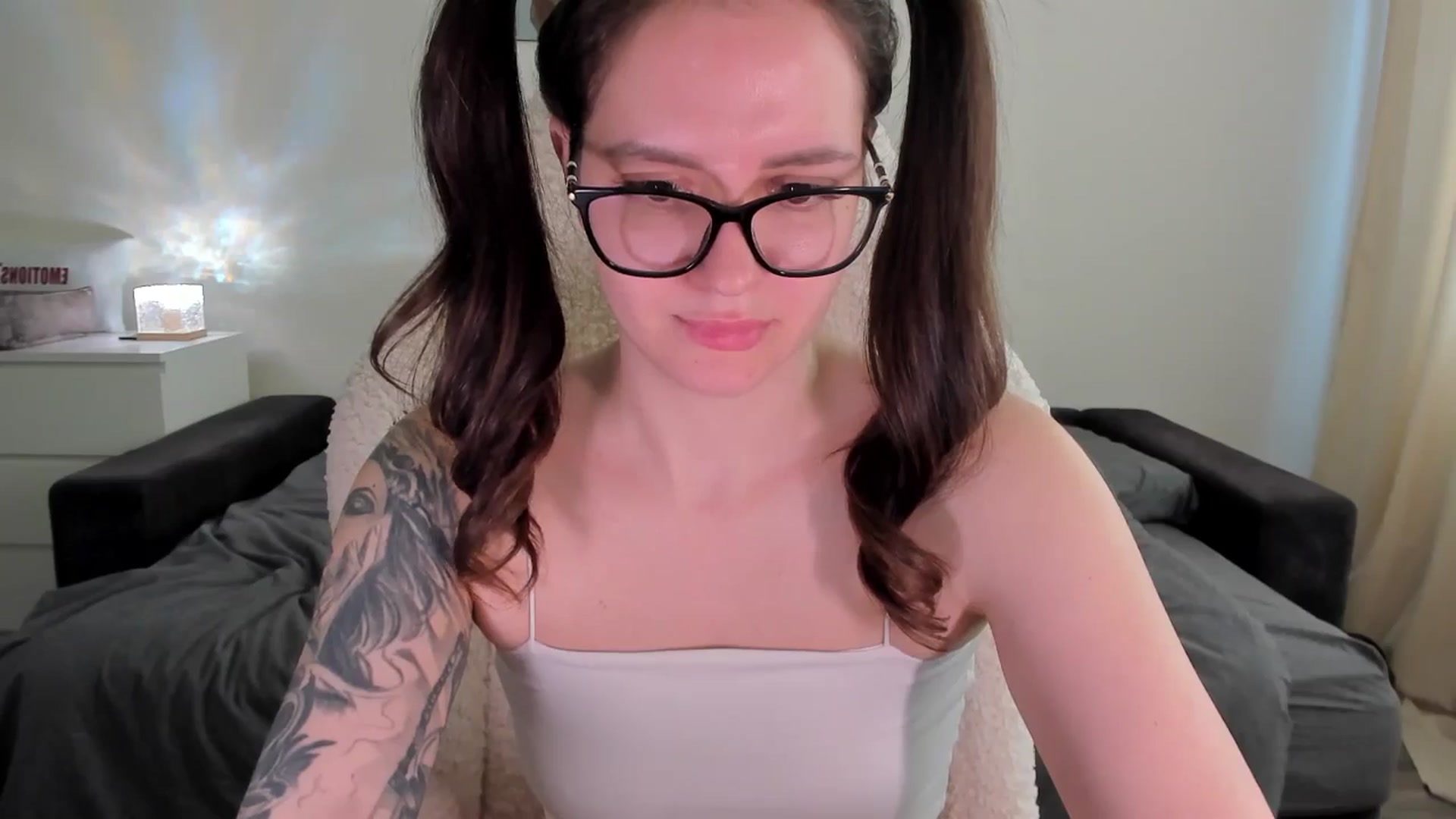 Gallery image thumbnail from sonia_moon's myfreecams stream on, 04/14/2025, 07:02 image 19 of 20