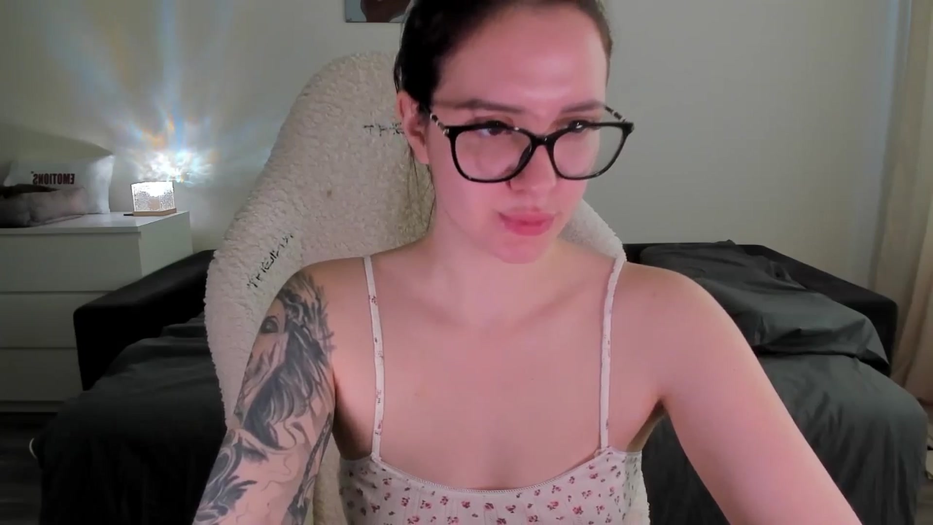 Gallery image thumbnail from sonia_moon's myfreecams stream on, 04/23/2025, 07:51 image 2 of 20