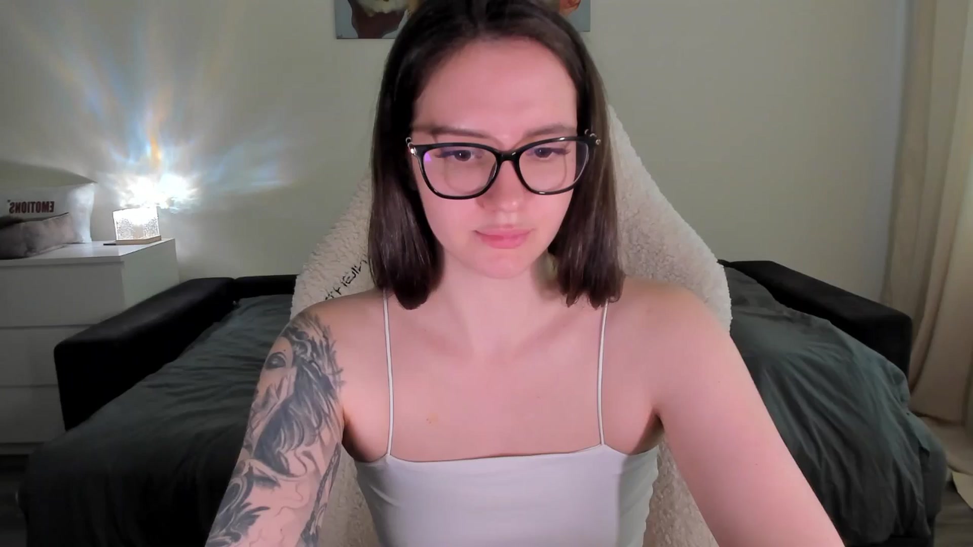 Gallery image thumbnail from sonia_moon's myfreecams stream on, 04/24/2025, 07:51 image 18 of 20