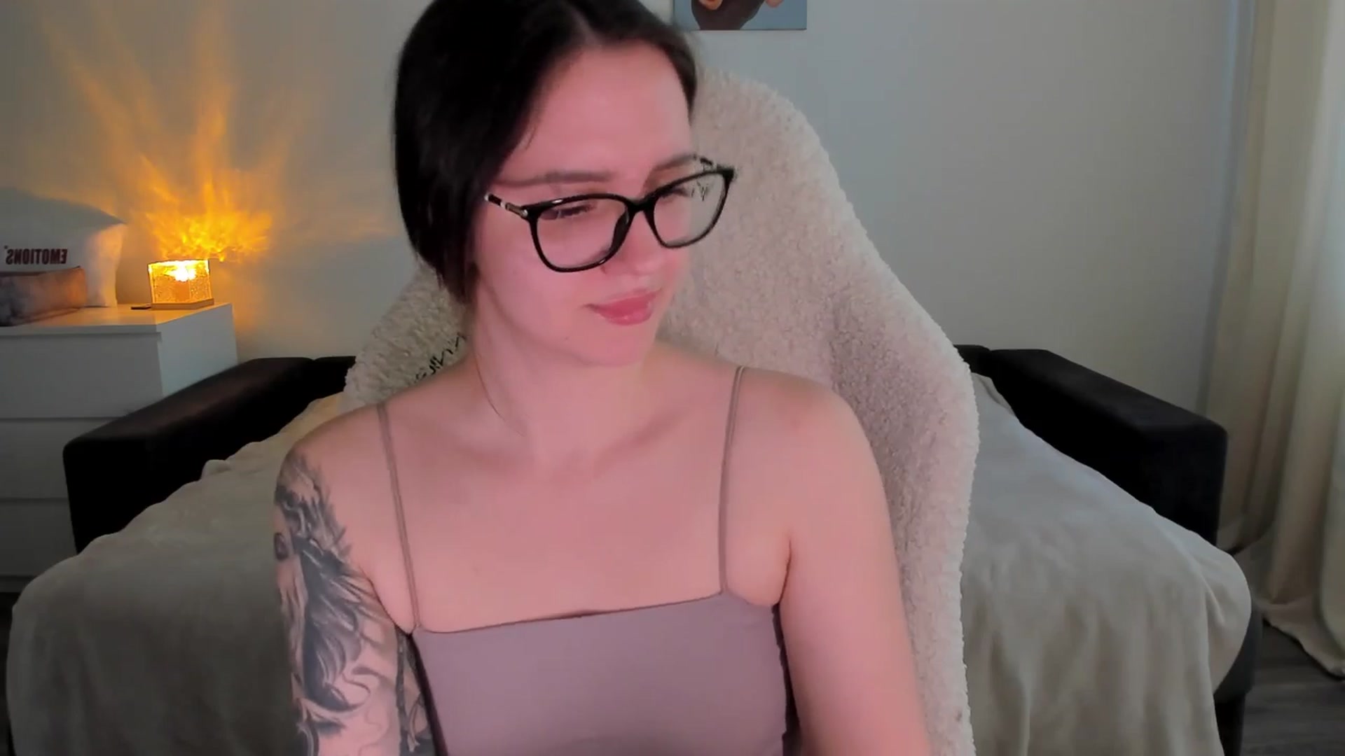 Gallery image thumbnail from sonia_moon's myfreecams stream on, 04/27/2025, 07:58 image 12 of 20