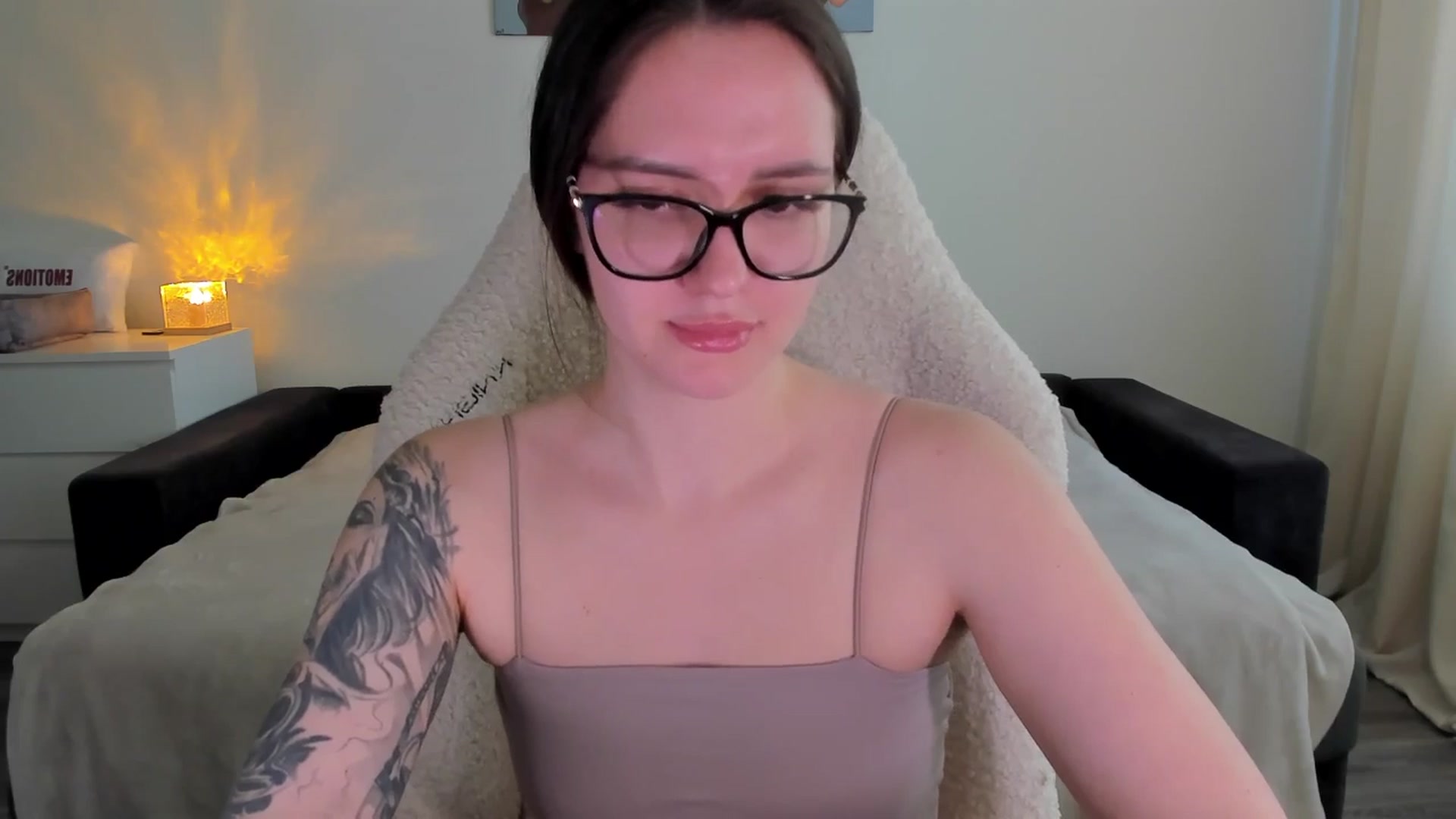 Gallery image thumbnail from sonia_moon's myfreecams stream on, 04/27/2025, 07:58 image 4 of 20