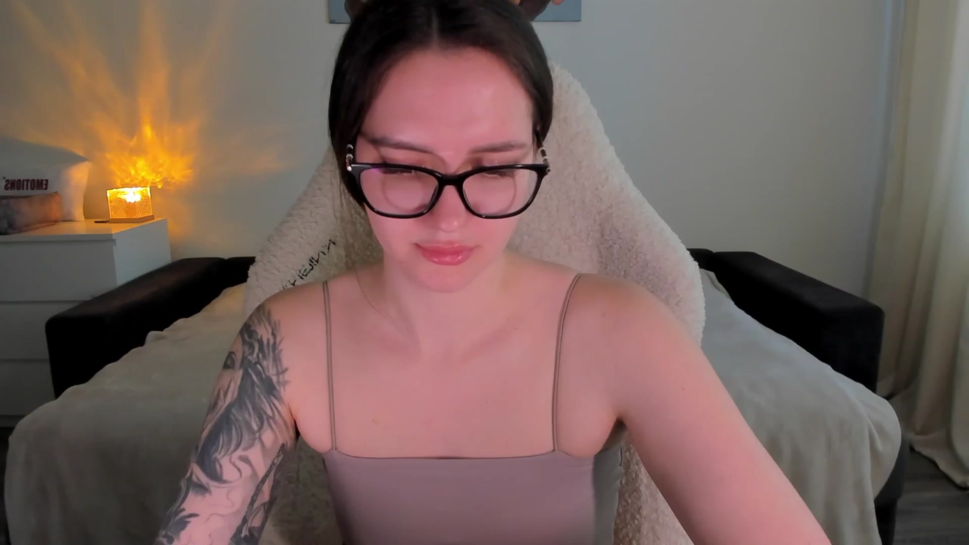 Gallery image thumbnail from sonia_moon's myfreecams stream on, 04/27/2025, 07:58 image 20 of 20