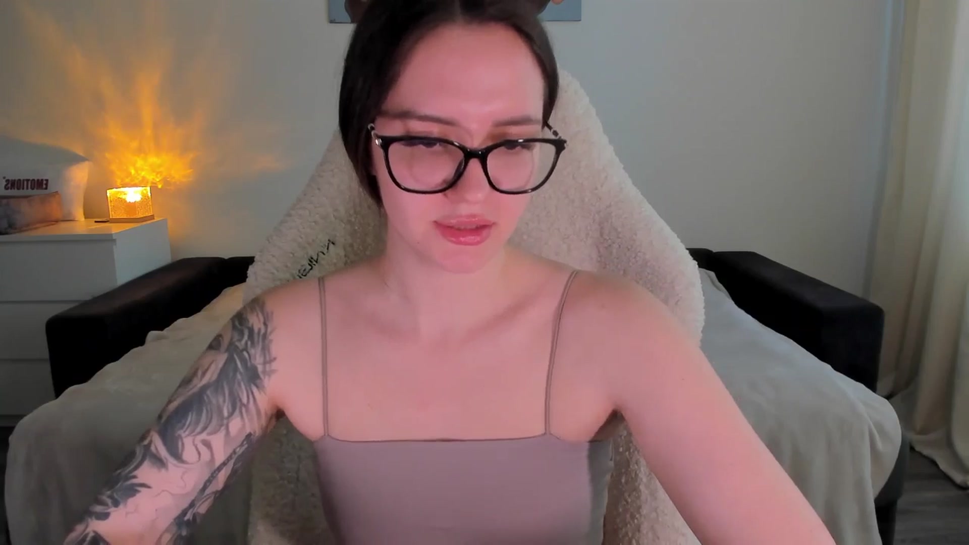 Gallery image thumbnail from sonia_moon's myfreecams stream on, 04/27/2025, 07:58 image 18 of 20