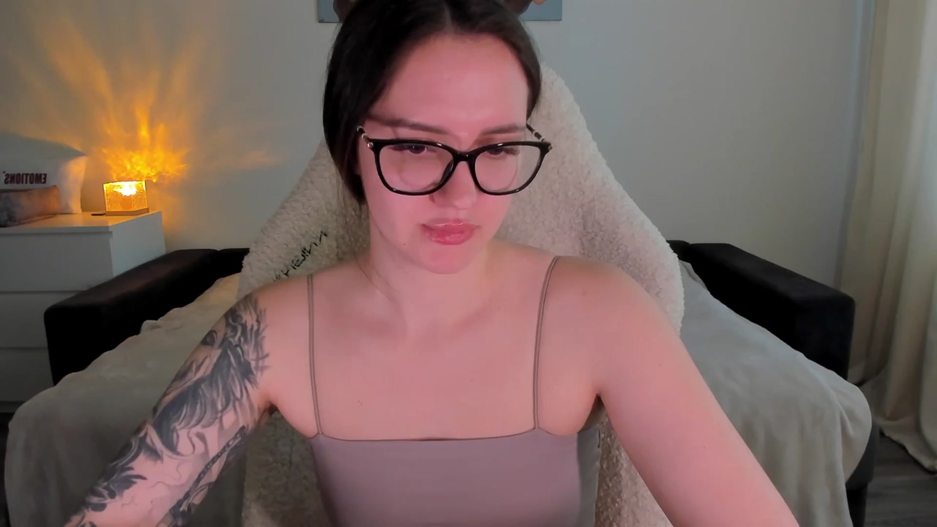 Gallery image thumbnail from sonia_moon's myfreecams stream on, 04/27/2025, 07:58 image 11 of 20
