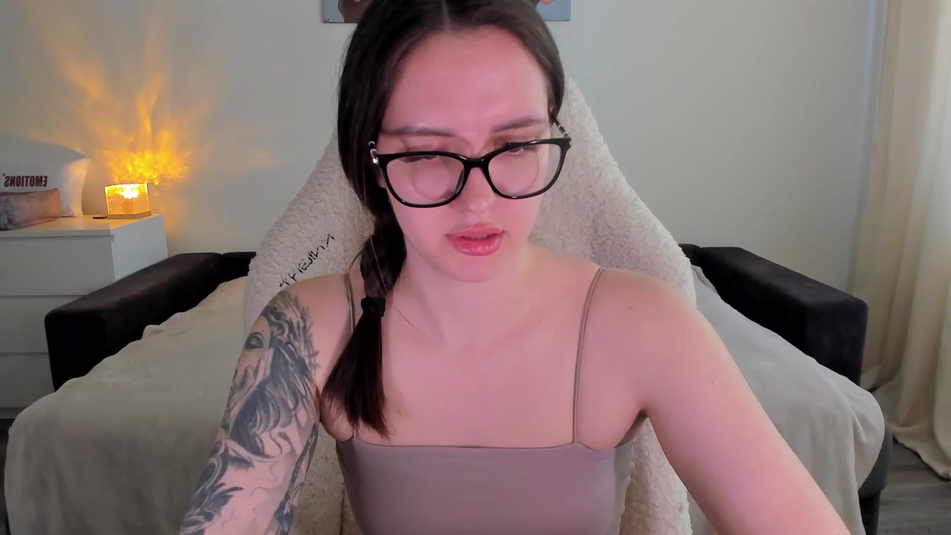 Gallery image thumbnail from sonia_moon's myfreecams stream on, 04/27/2025, 07:58 image 1 of 20