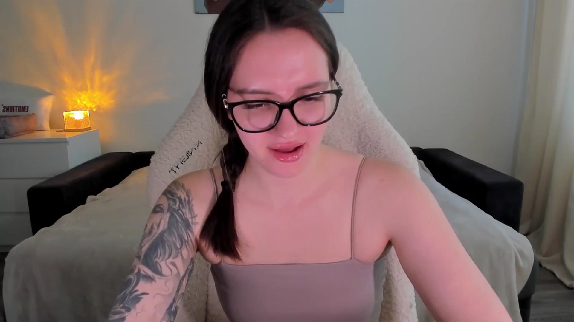 Gallery image thumbnail from sonia_moon's myfreecams stream on, 04/27/2025, 07:58 image 2 of 20