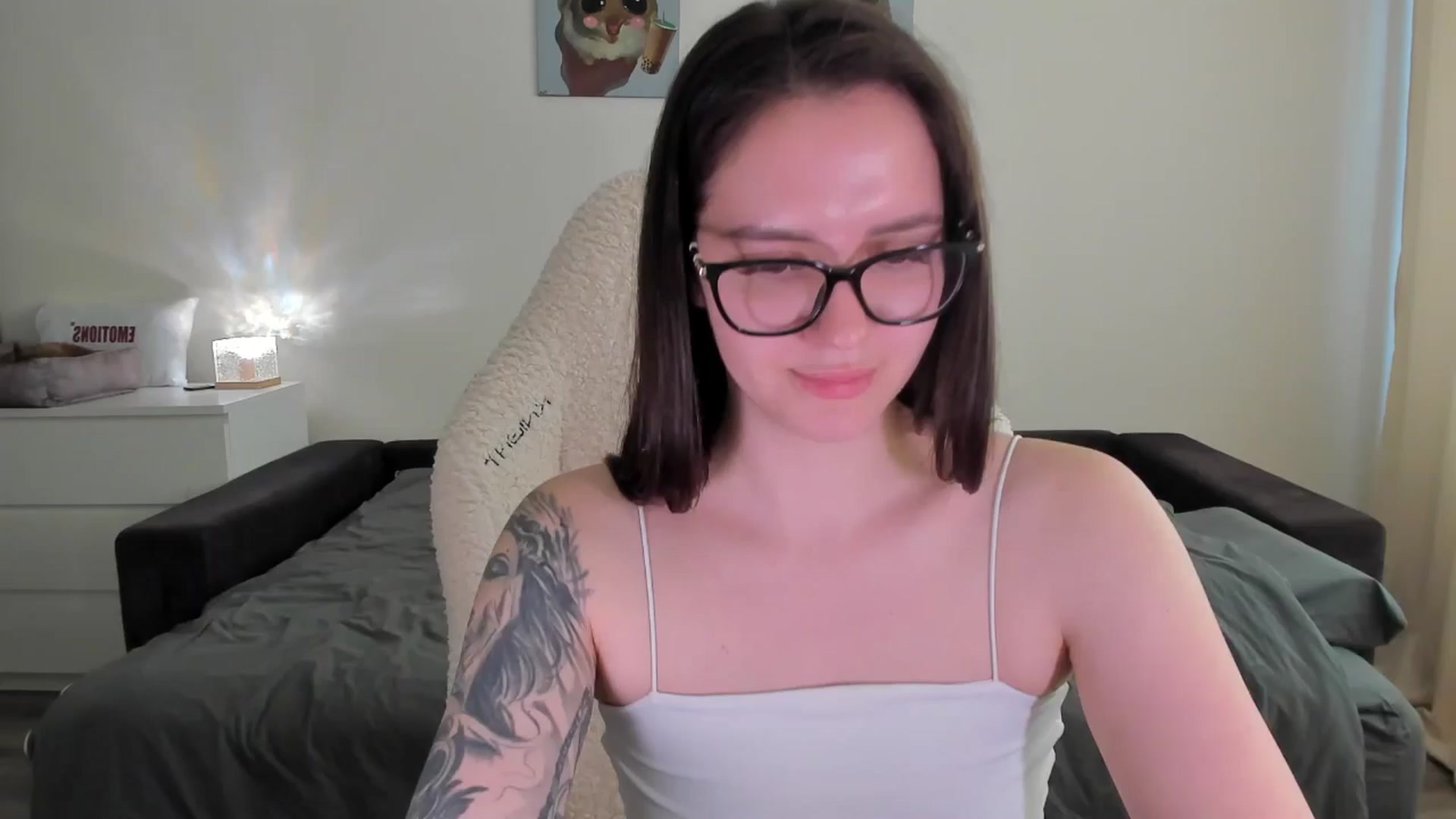 Gallery image thumbnail from sonia_moon's myfreecams stream on, 05/06/2025, 07:48 image 9 of 20
