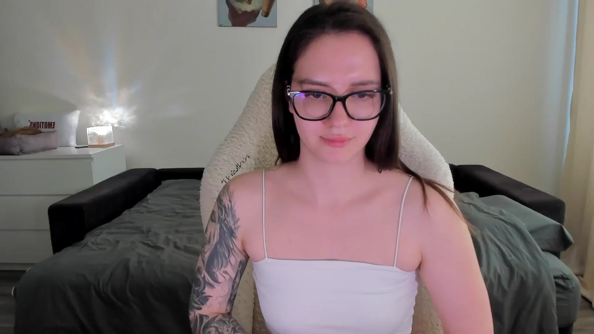 Gallery image thumbnail from sonia_moon's myfreecams stream on, 05/06/2025, 07:48 image 15 of 20