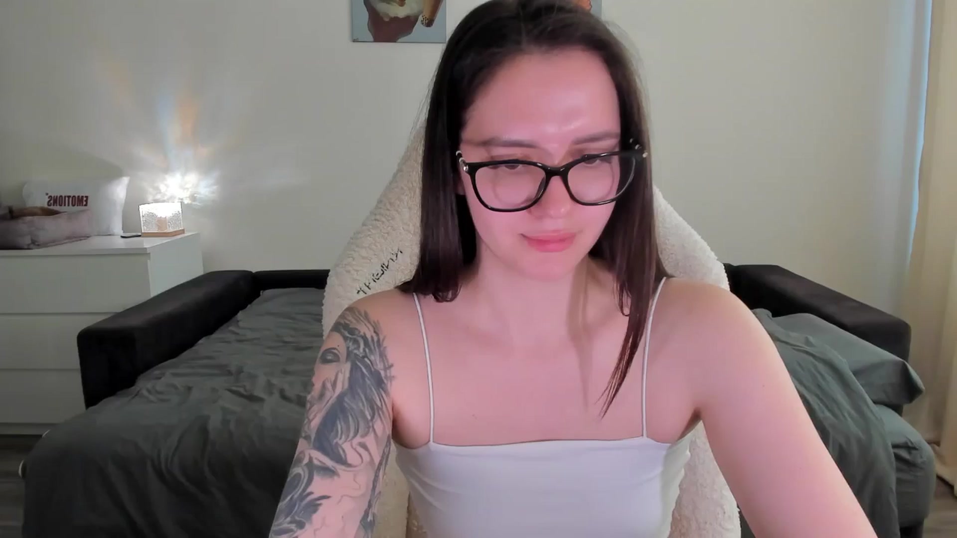 Gallery image thumbnail from sonia_moon's myfreecams stream on, 05/06/2025, 07:48 image 12 of 20