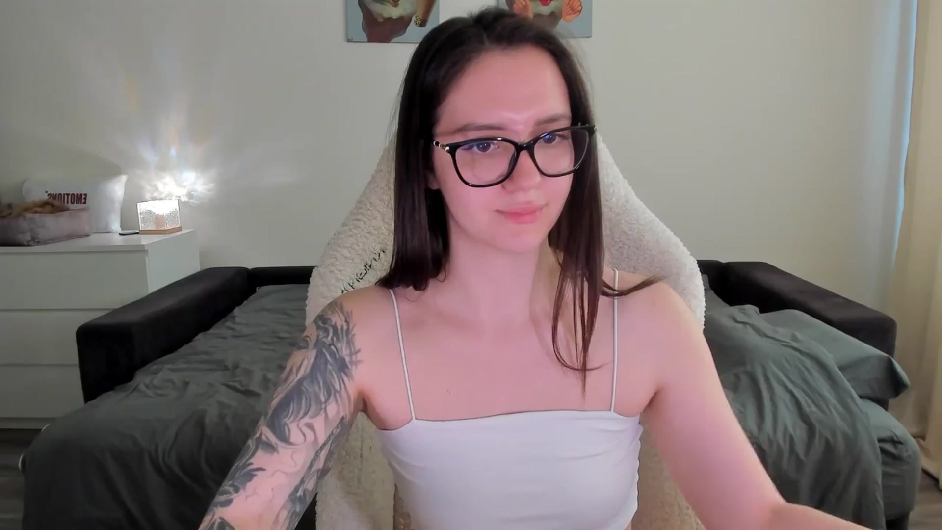 Gallery image thumbnail from sonia_moon's myfreecams stream on, 05/06/2025, 07:48 image 18 of 20