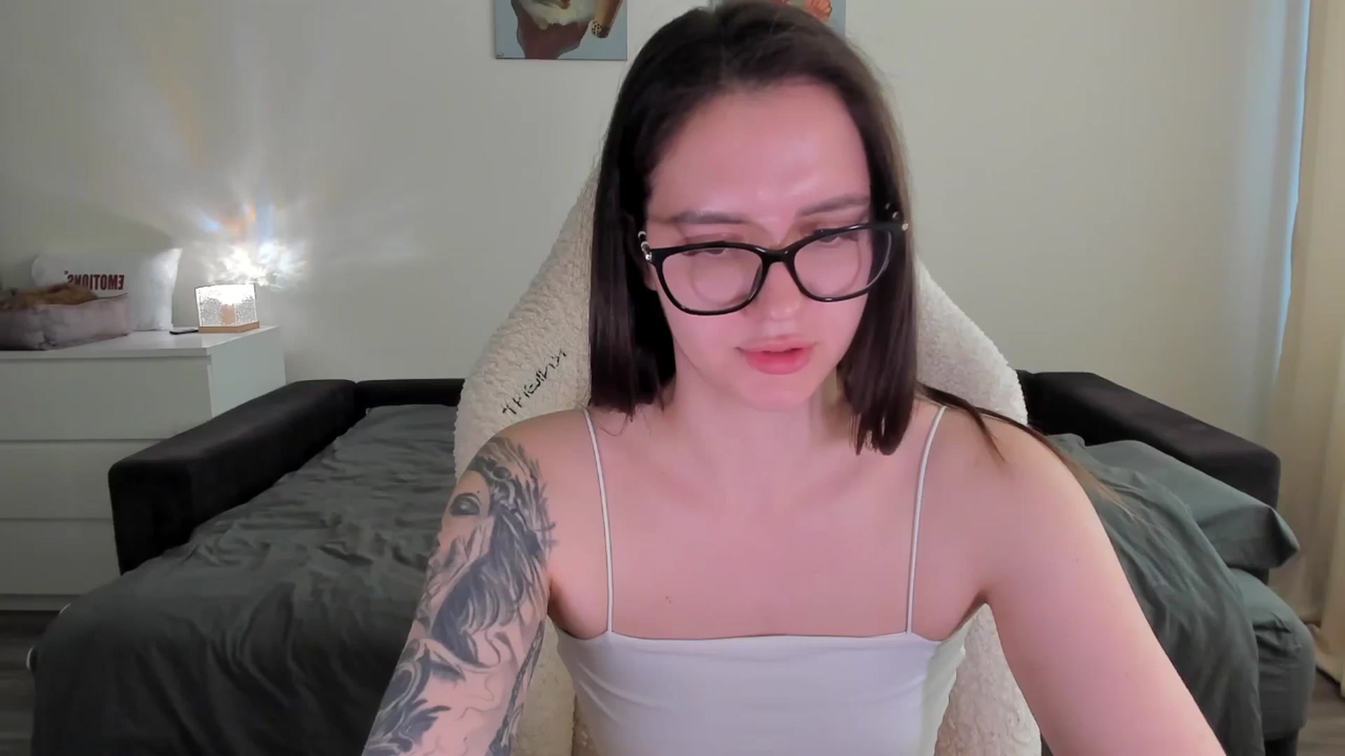 Gallery image thumbnail from sonia_moon's myfreecams stream on, 05/06/2025, 07:48 image 16 of 20