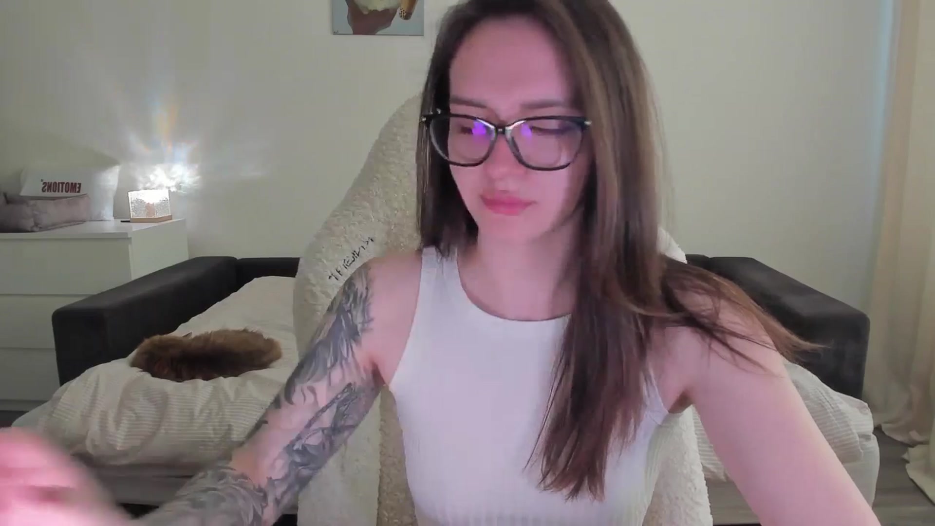 Gallery image thumbnail from sonia_moon's myfreecams stream on, 05/18/2025, 07:52 image 9 of 20