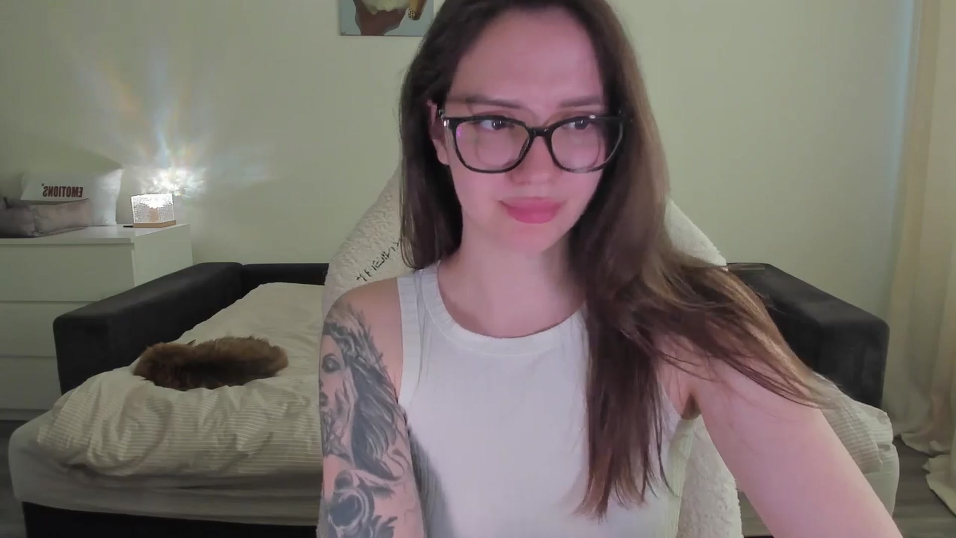Gallery image thumbnail from sonia_moon's myfreecams stream on, 05/18/2025, 07:52 image 8 of 20