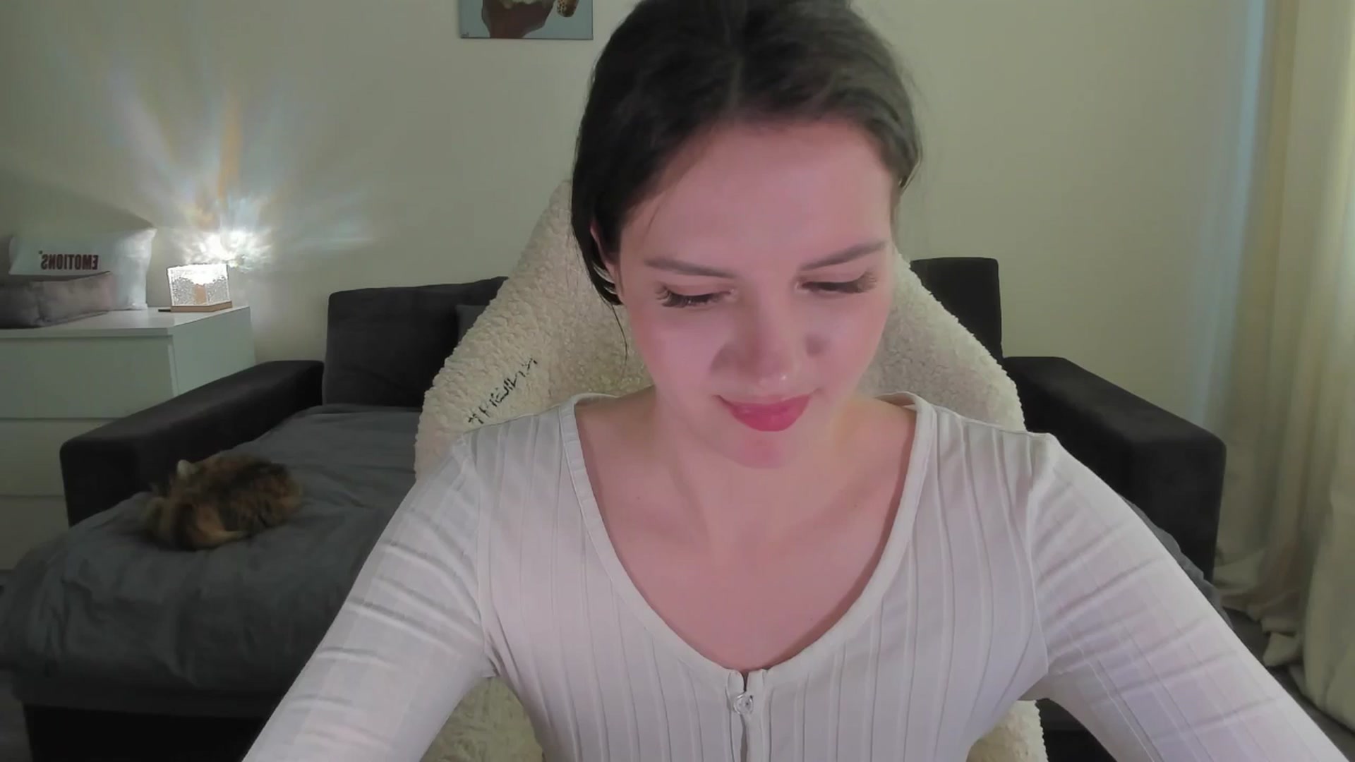 Gallery image thumbnail from sonia_moon's myfreecams stream on, 05/21/2025, 07:56 image 5 of 20