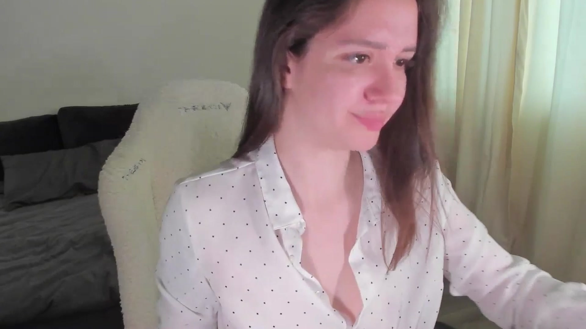 Gallery image thumbnail from sonia_moon's myfreecams stream on, 05/26/2025, 04:08 image 15 of 20