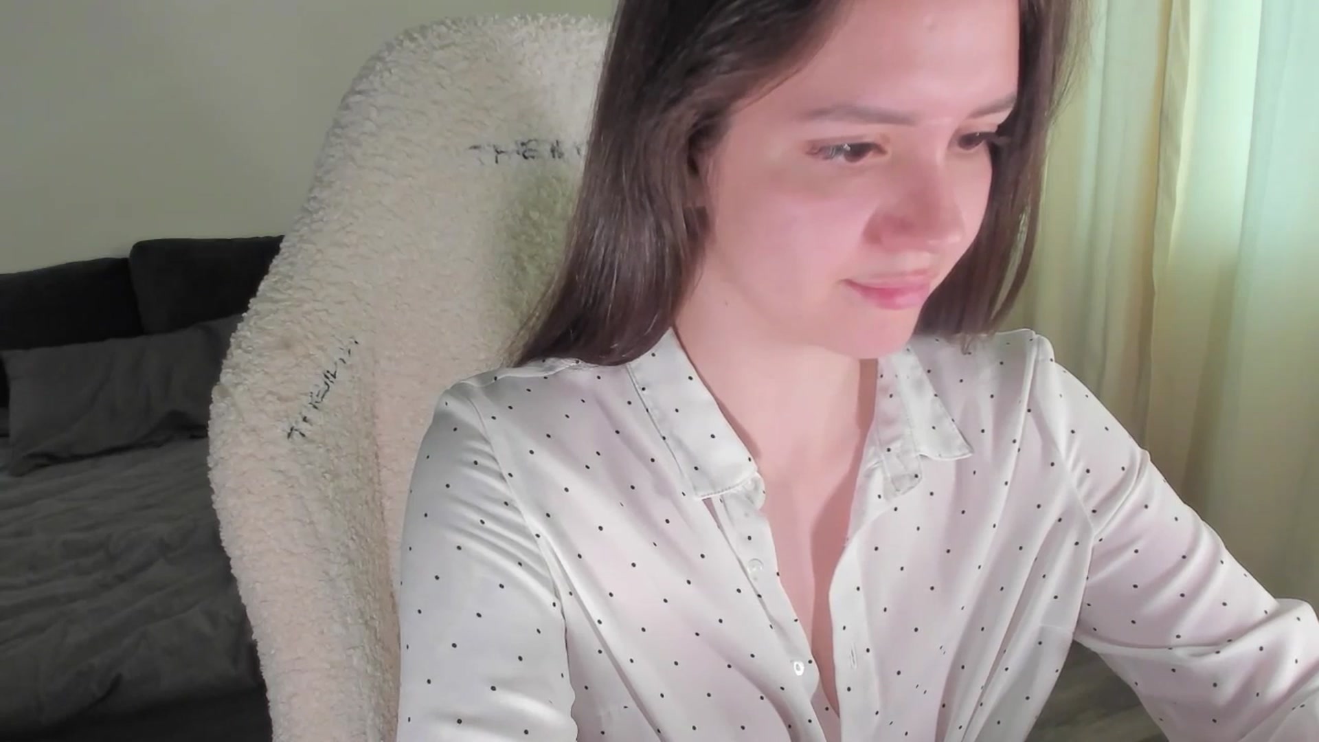 Gallery image thumbnail from sonia_moon's myfreecams stream on, 05/26/2025, 04:08 image 16 of 20