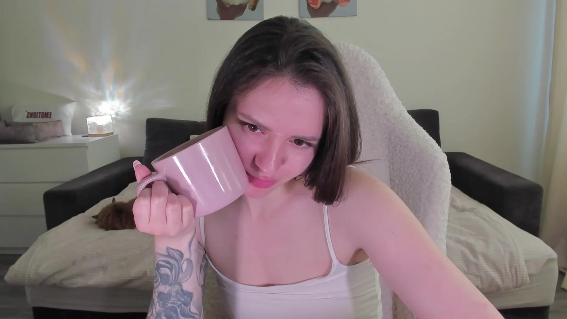 Gallery image thumbnail from sonia_moon's myfreecams stream on, 06/02/2025, 07:27 image 1 of 20