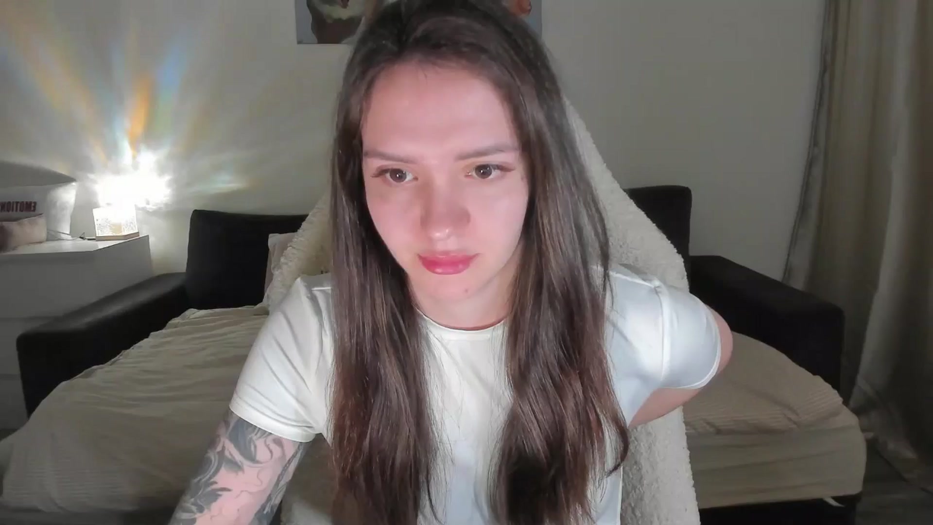 Gallery image thumbnail from sonia_moon's myfreecams stream on, 06/23/2025, 02:37 image 2 of 20
