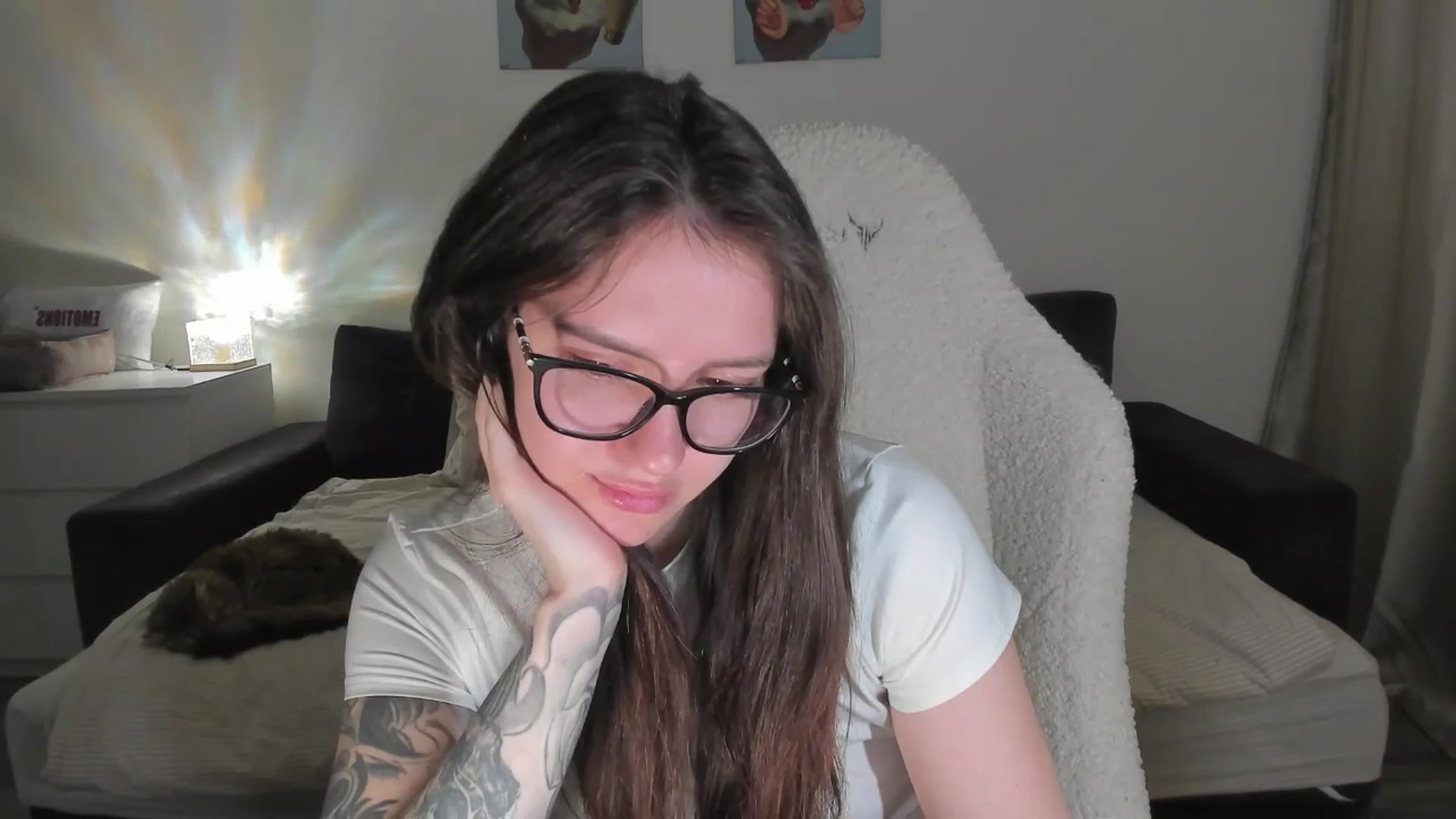 Gallery image thumbnail from sonia_moon's myfreecams stream on, 06/23/2025, 07:33 image 7 of 20