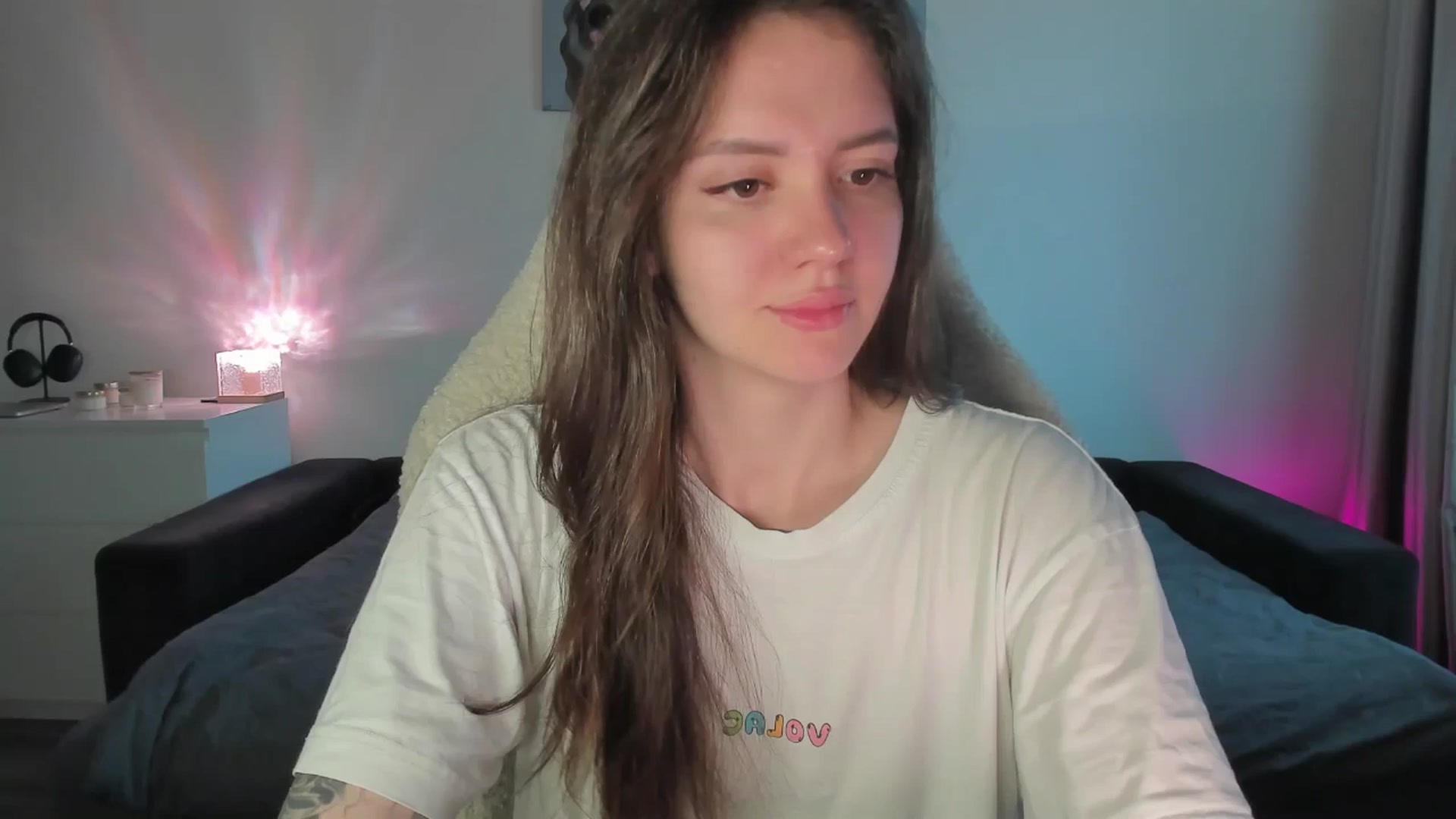 Gallery image thumbnail from sonia_moon's myfreecams stream on, 08/05/2025, 02:52 image 19 of 20