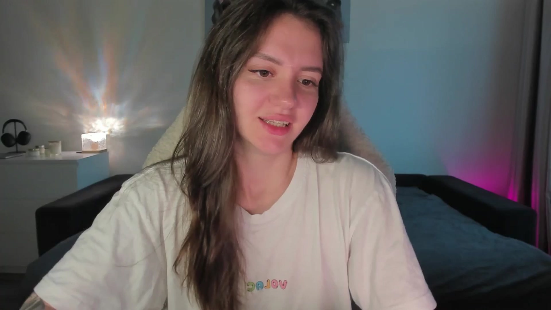 Gallery image thumbnail from sonia_moon's myfreecams stream on, 08/05/2025, 02:52 image 9 of 20