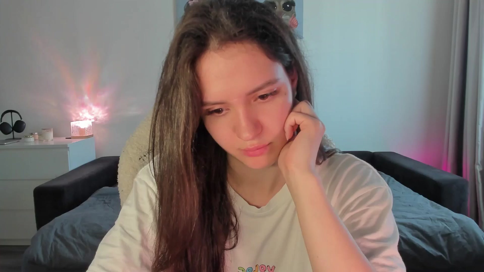 Gallery image thumbnail from sonia_moon's myfreecams stream on, 08/05/2025, 07:20 image 9 of 20