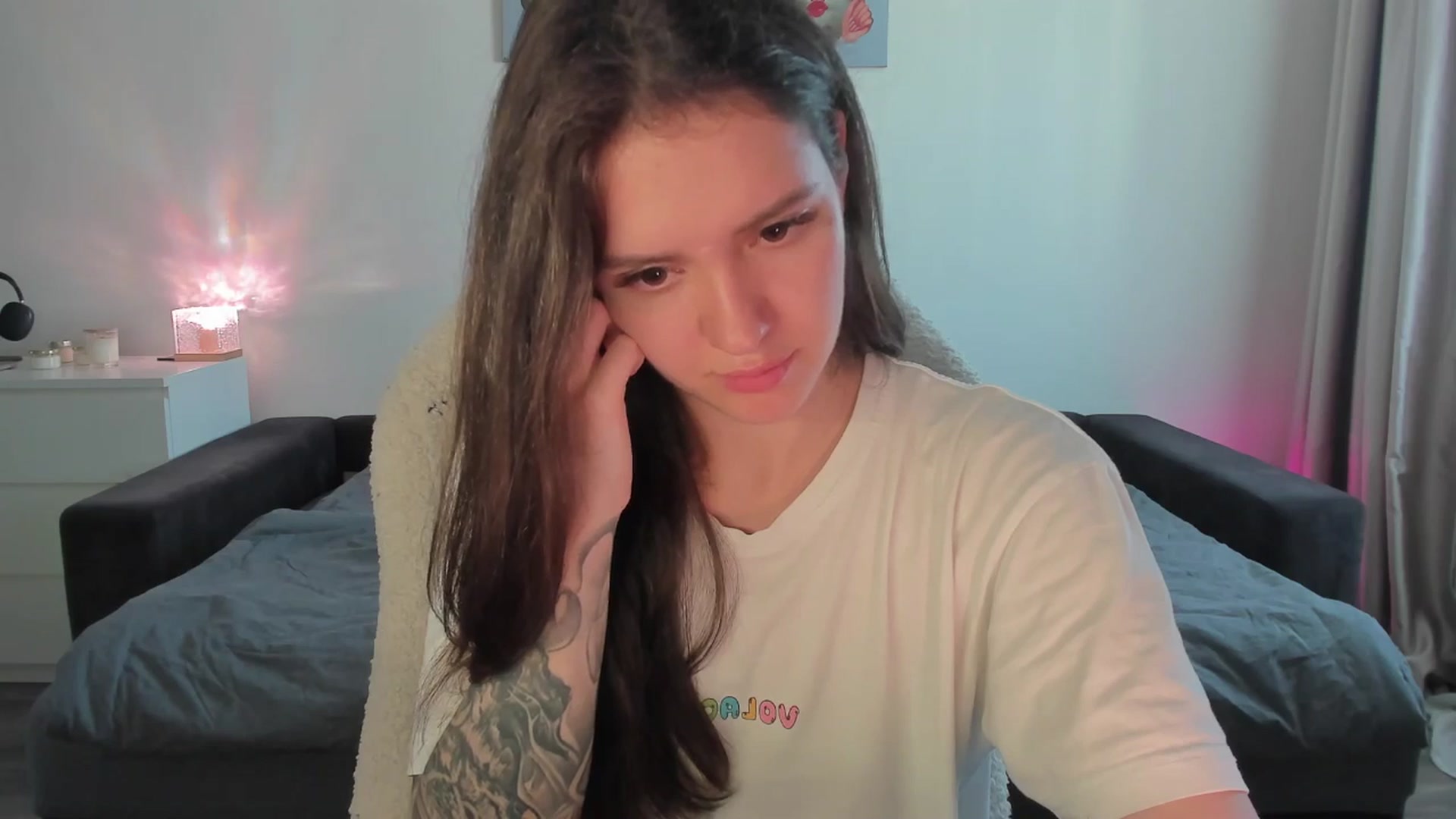 Gallery image thumbnail from sonia_moon's myfreecams stream on, 08/05/2025, 07:45 image 17 of 20