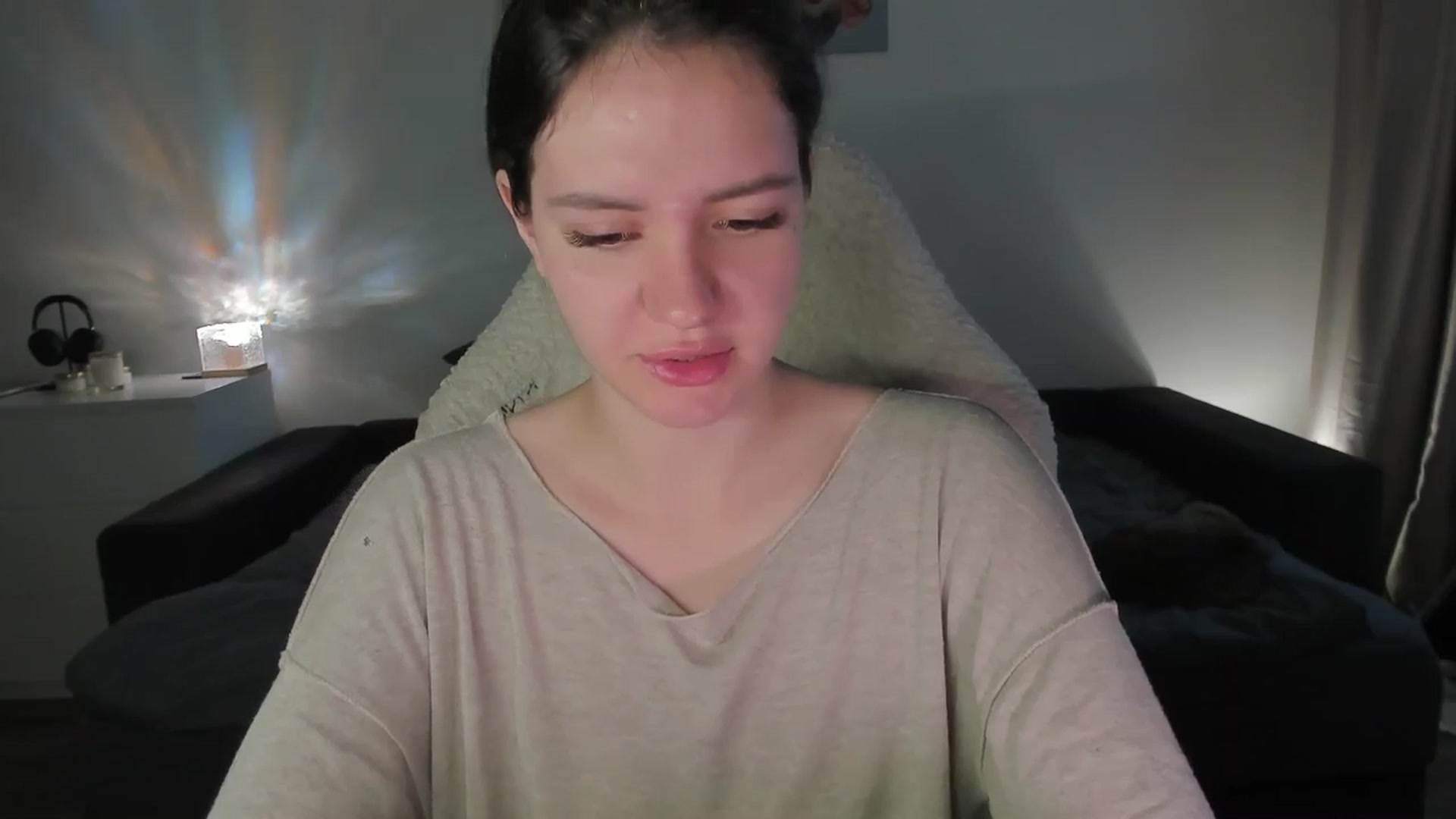 Gallery image thumbnail from sonia_moon's myfreecams stream on, 08/08/2025, 02:40 image 16 of 20
