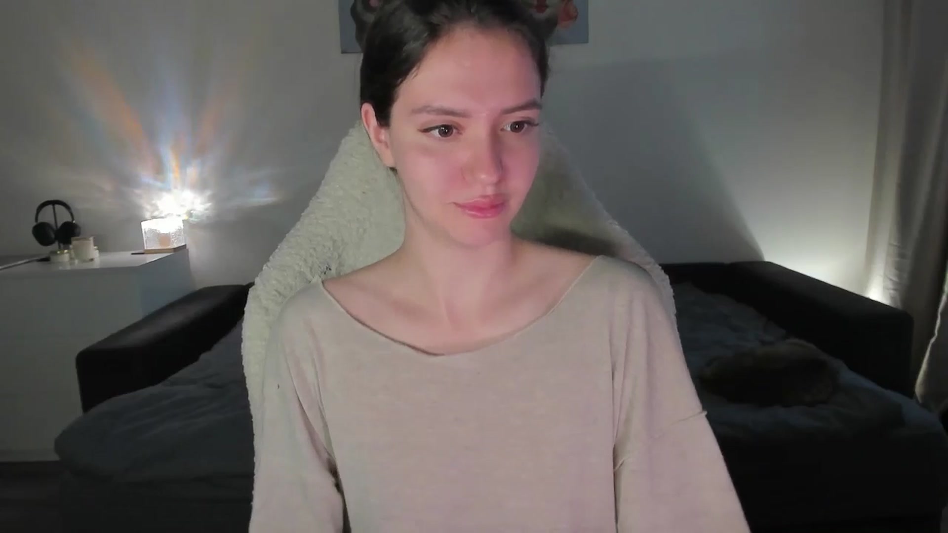 Gallery image thumbnail from sonia_moon's myfreecams stream on, 08/08/2025, 02:40 image 10 of 20