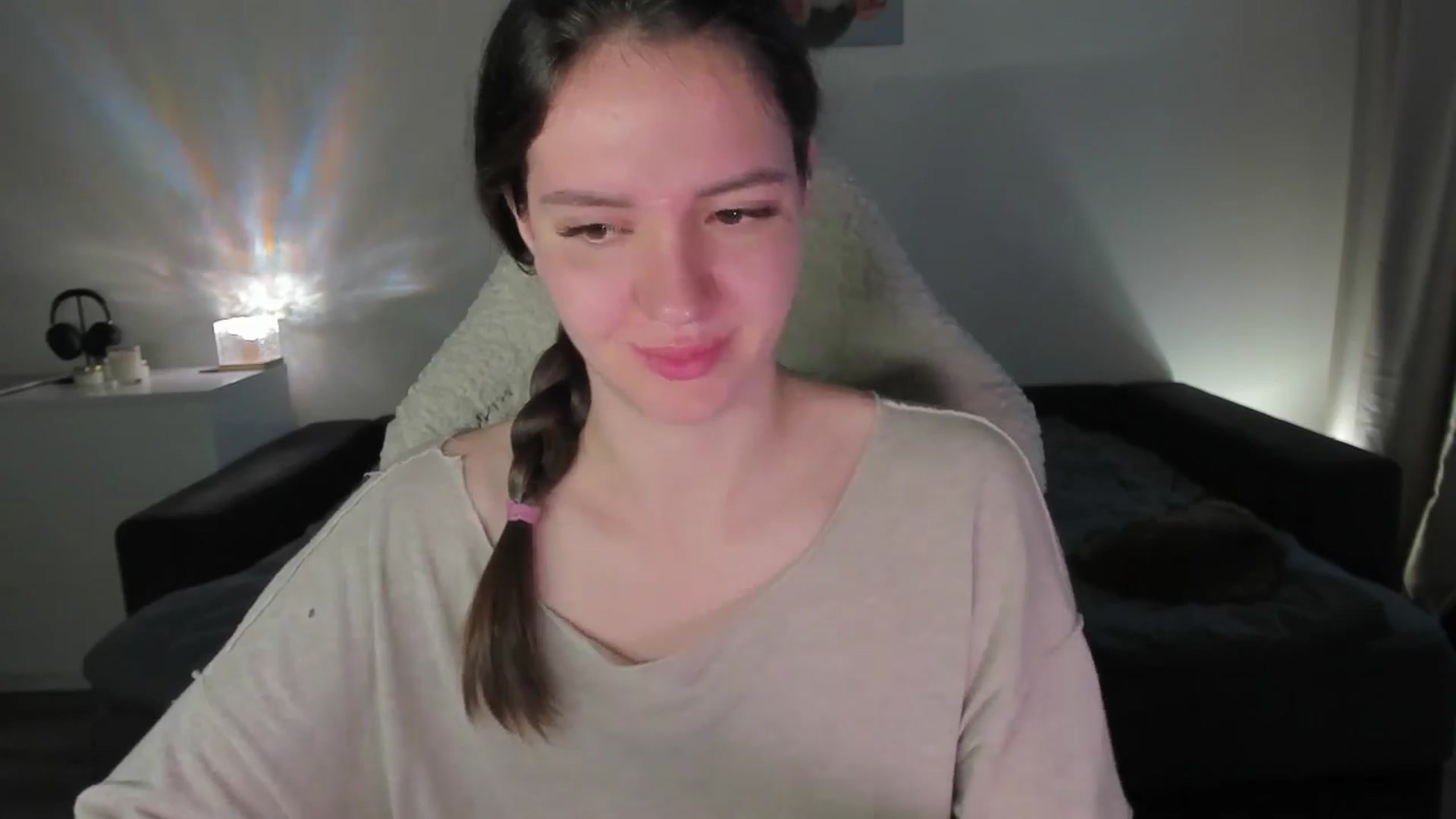 Gallery image thumbnail from sonia_moon's myfreecams stream on, 08/08/2025, 02:40 image 8 of 20