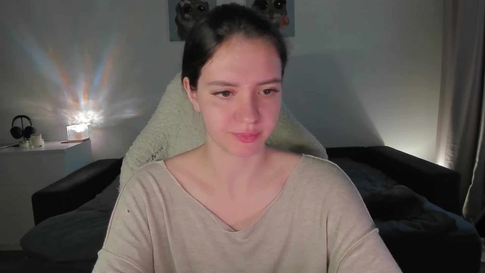 Gallery image thumbnail from sonia_moon's myfreecams stream on, 08/08/2025, 02:40 image 19 of 20