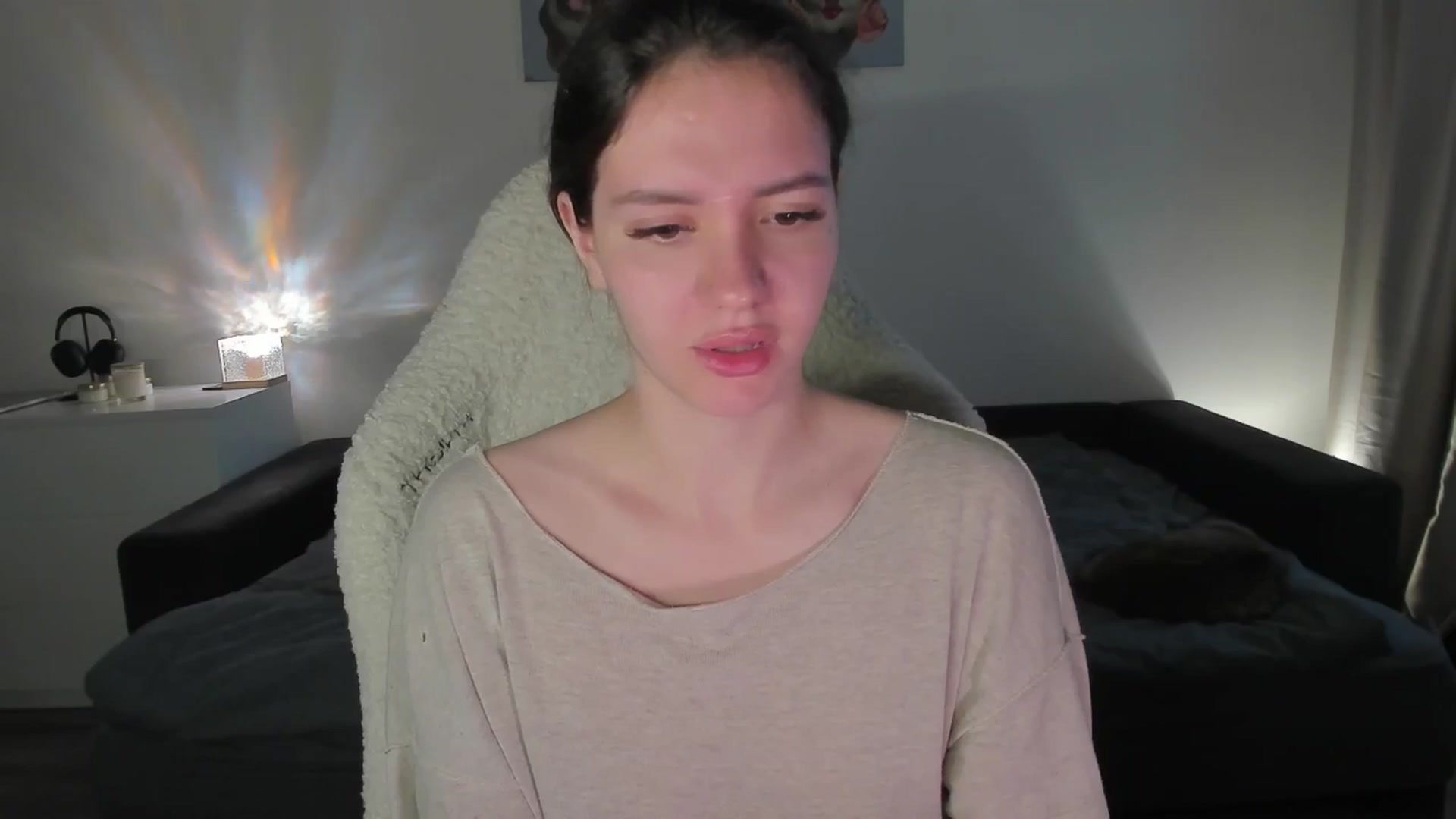 Gallery image thumbnail from sonia_moon's myfreecams stream on, 08/08/2025, 02:40 image 12 of 20