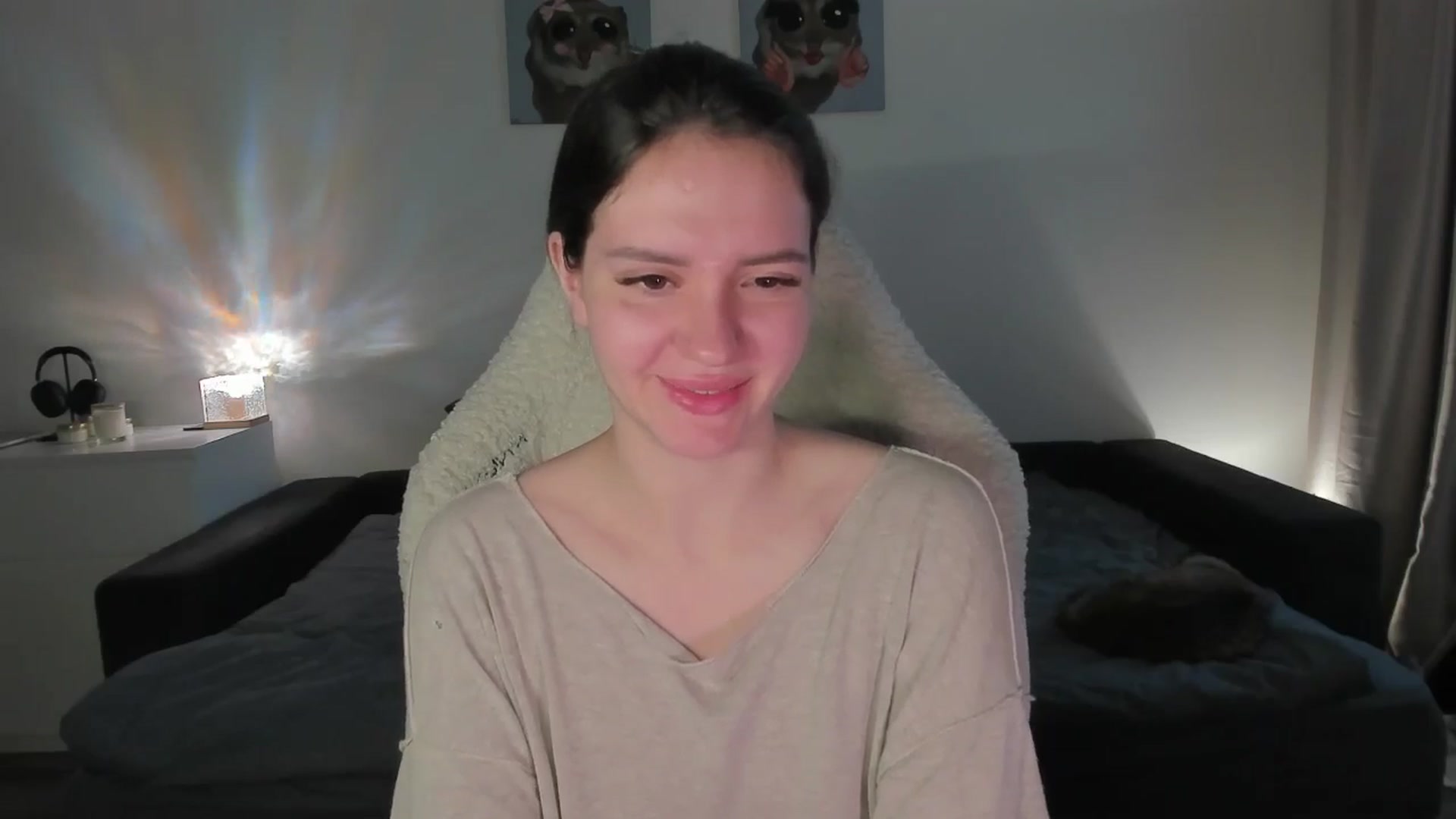Gallery image thumbnail from sonia_moon's myfreecams stream on, 08/08/2025, 02:40 image 17 of 20