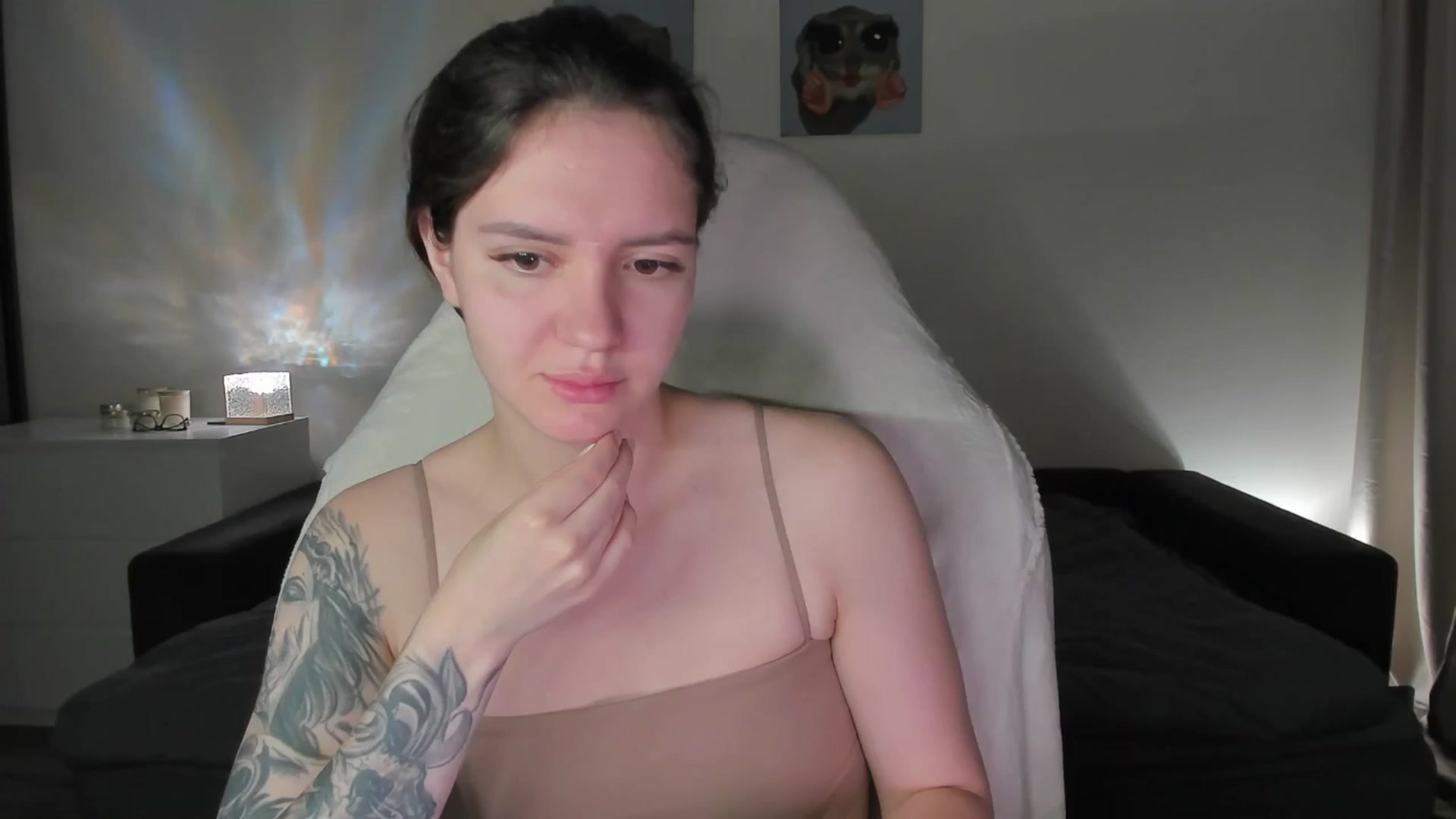 Gallery image thumbnail from sonia_moon's myfreecams stream on, 08/19/2025, 02:42 image 1 of 20