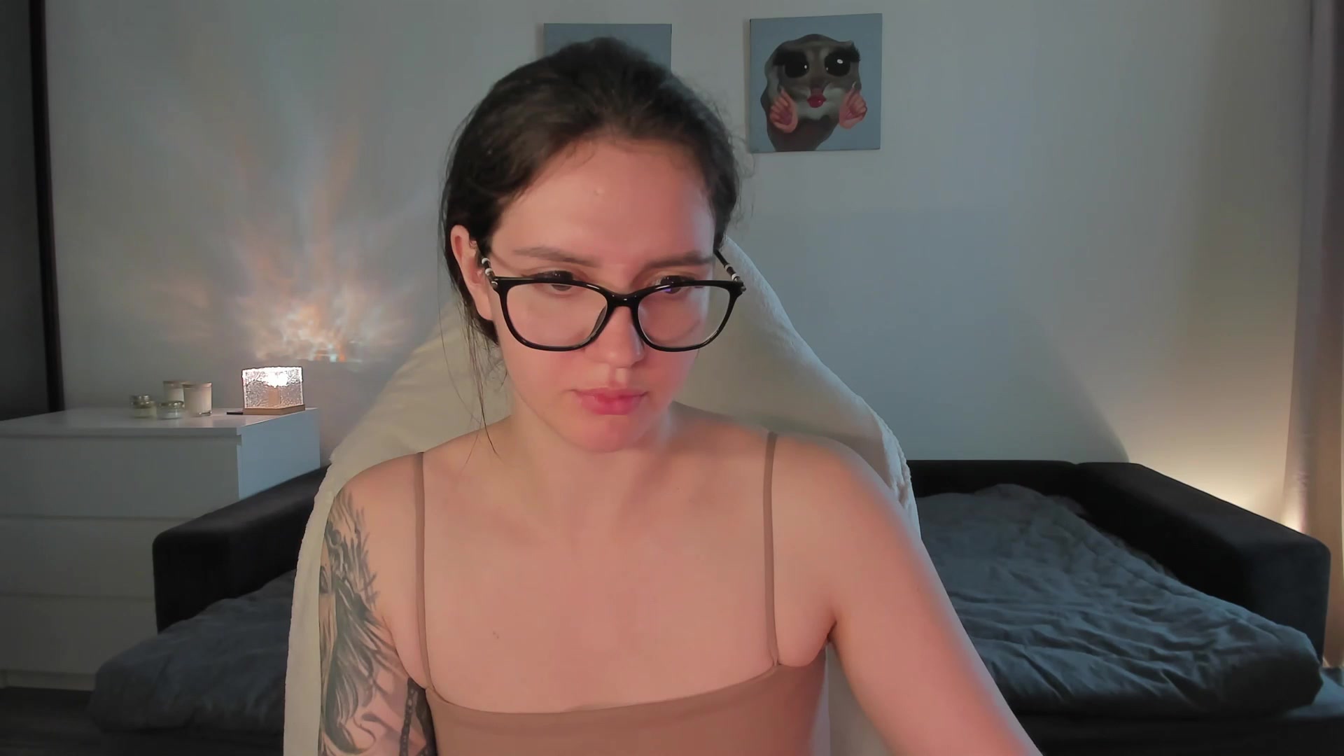 Gallery image thumbnail from sonia_moon's myfreecams stream on, 08/19/2025, 06:25 image 17 of 20