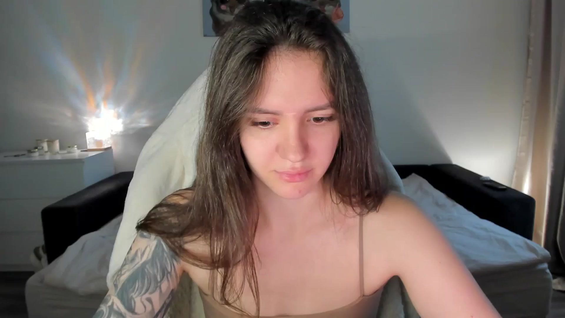 Gallery image thumbnail from sonia_moon's myfreecams stream on, 08/25/2025, 04:40 image 6 of 20