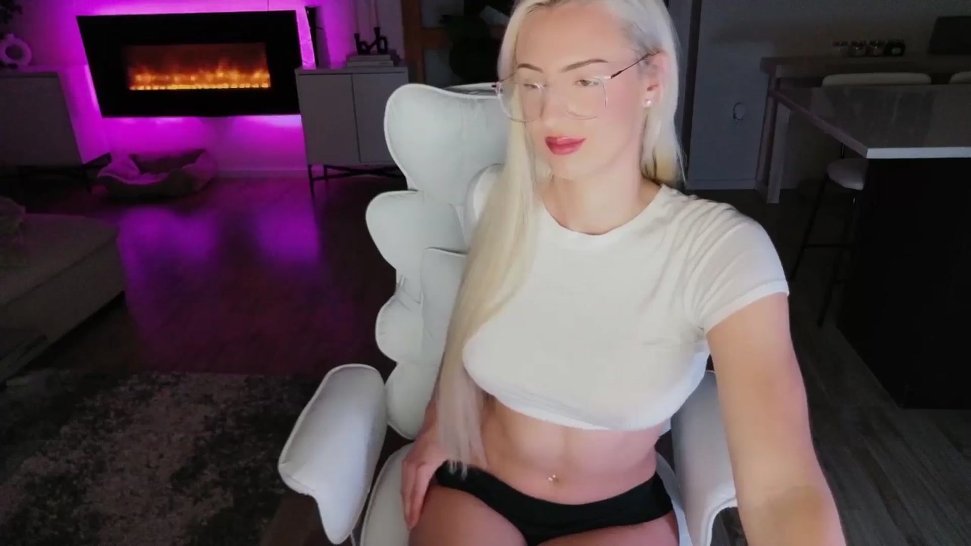 Gallery image thumbnail from sophiestaar's myfreecams stream on, 07/01/2025, 07:50 image 20 of 20