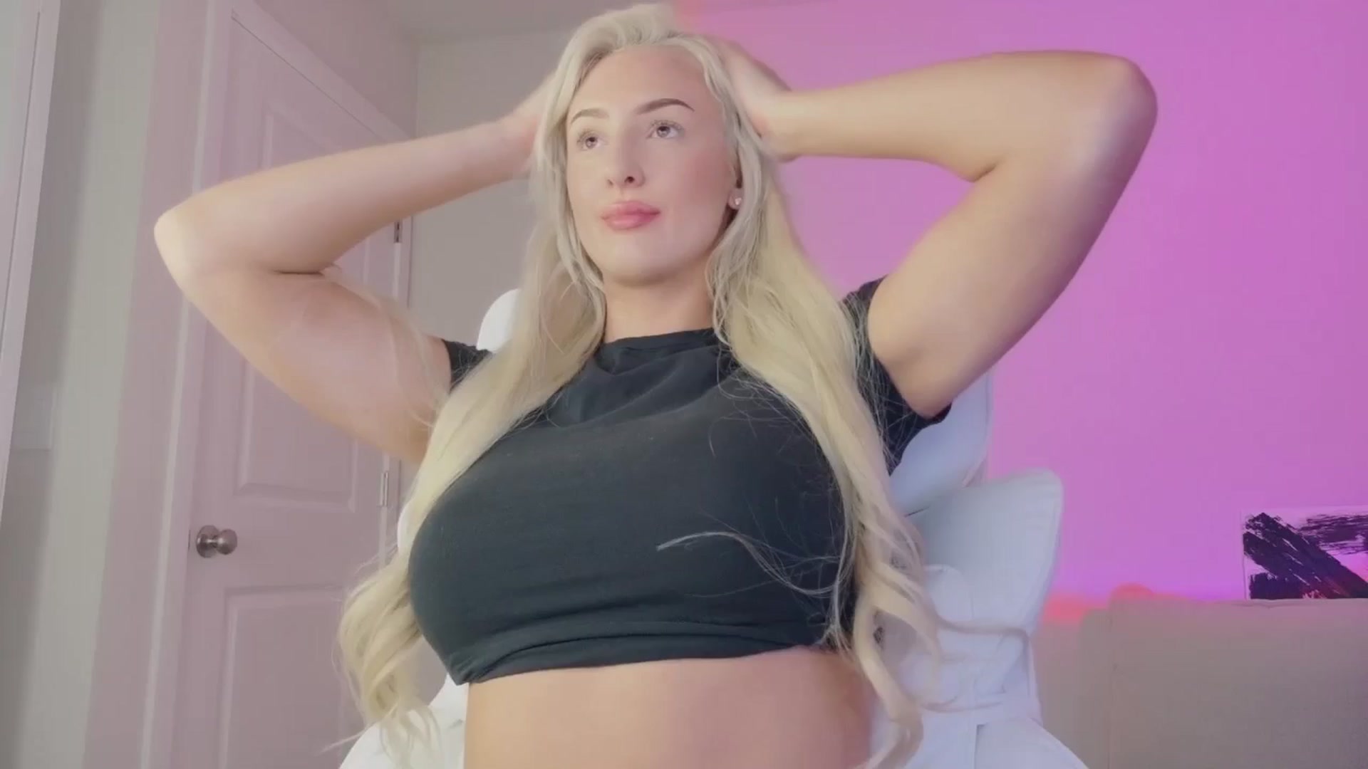 Gallery image thumbnail from sophiestaar's myfreecams stream on, 08/19/2025, 08:39 image 17 of 20