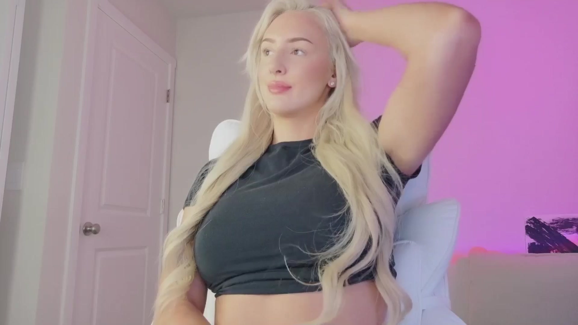 Gallery image thumbnail from sophiestaar's myfreecams stream on, 08/19/2025, 08:39 image 16 of 20