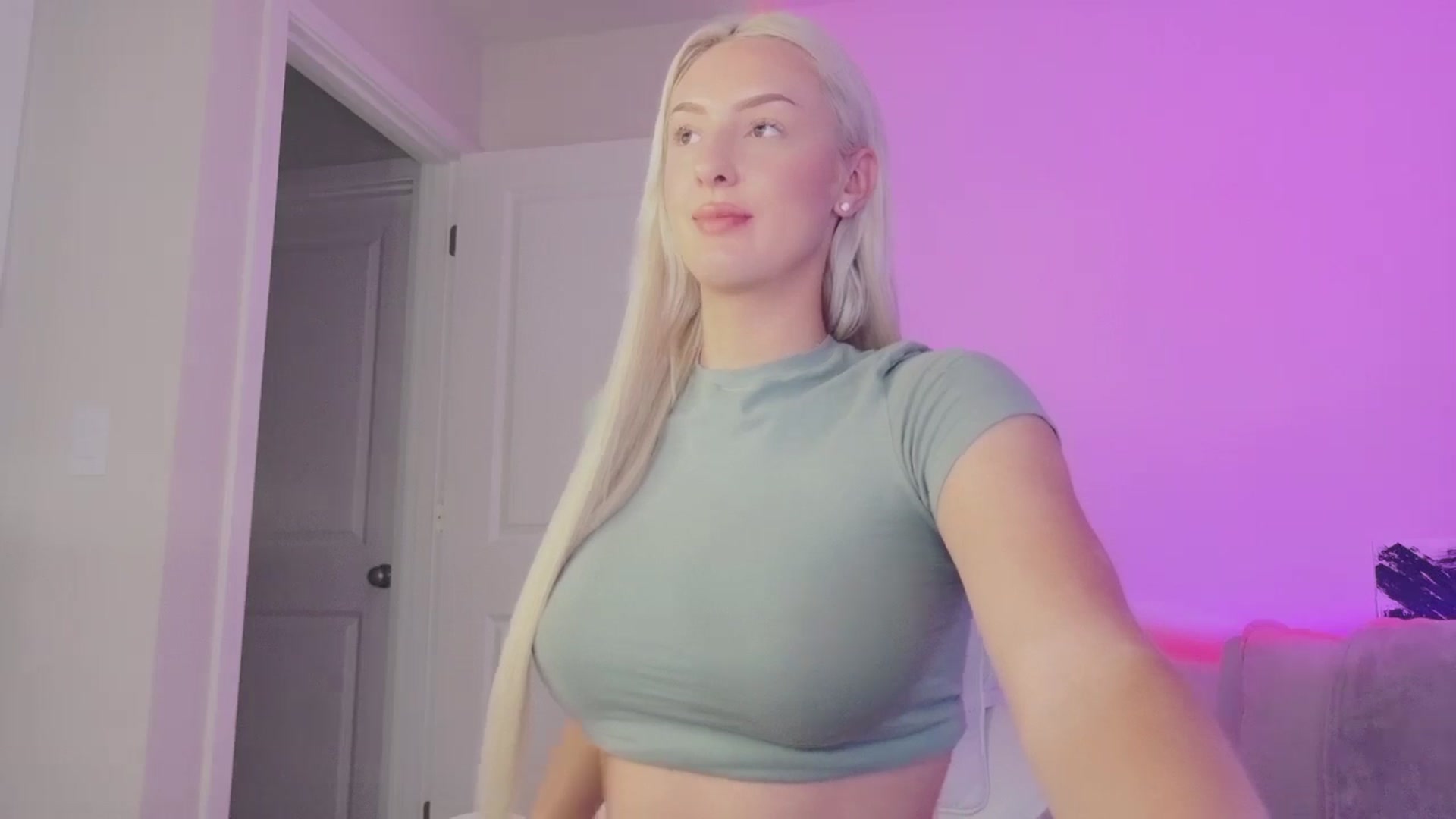 Gallery image thumbnail from sophiestaar's myfreecams stream on, 08/23/2025, 09:09 image 13 of 20